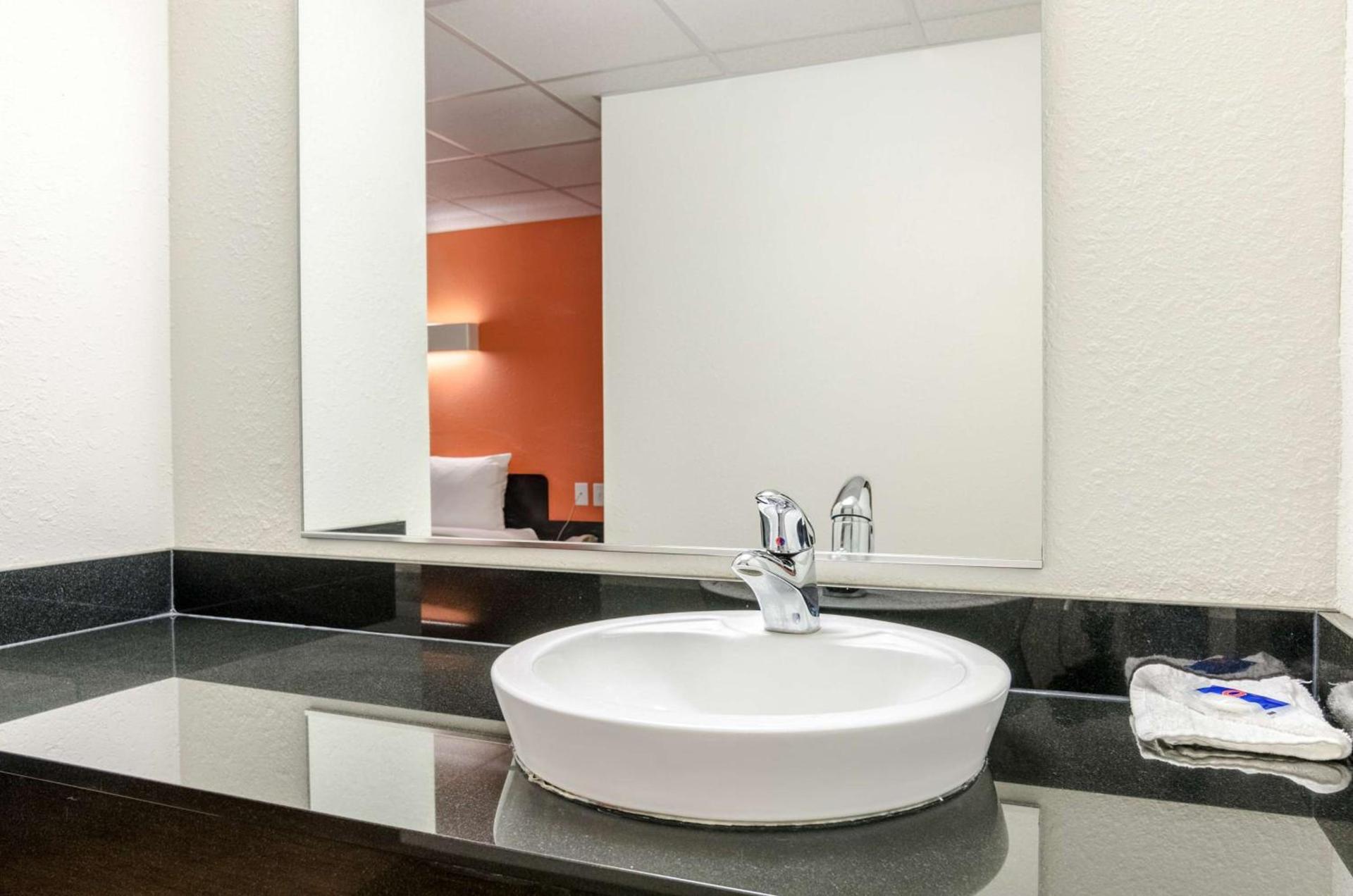 Motel 6-York, NE photo 62