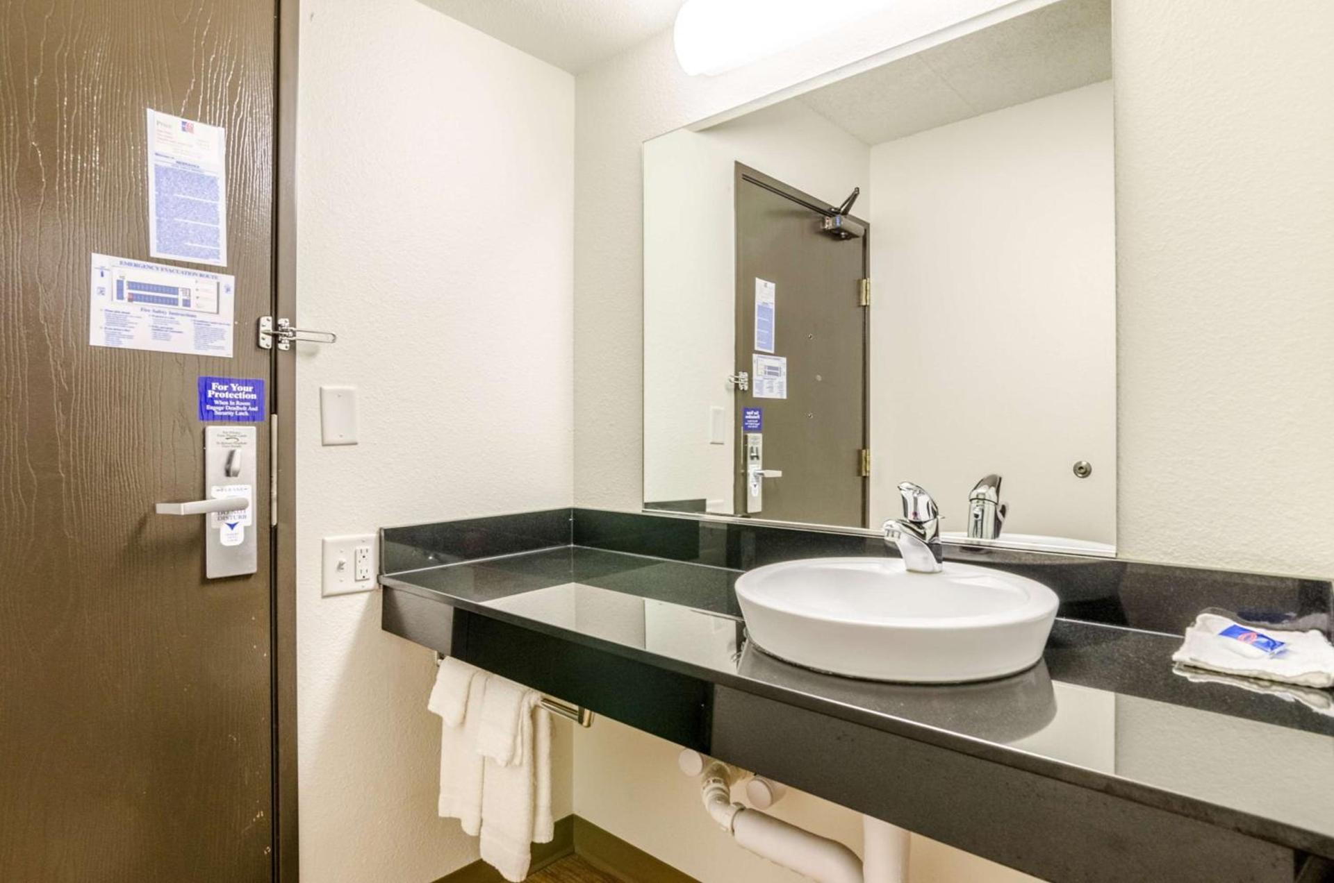 Motel 6-York, NE photo 61