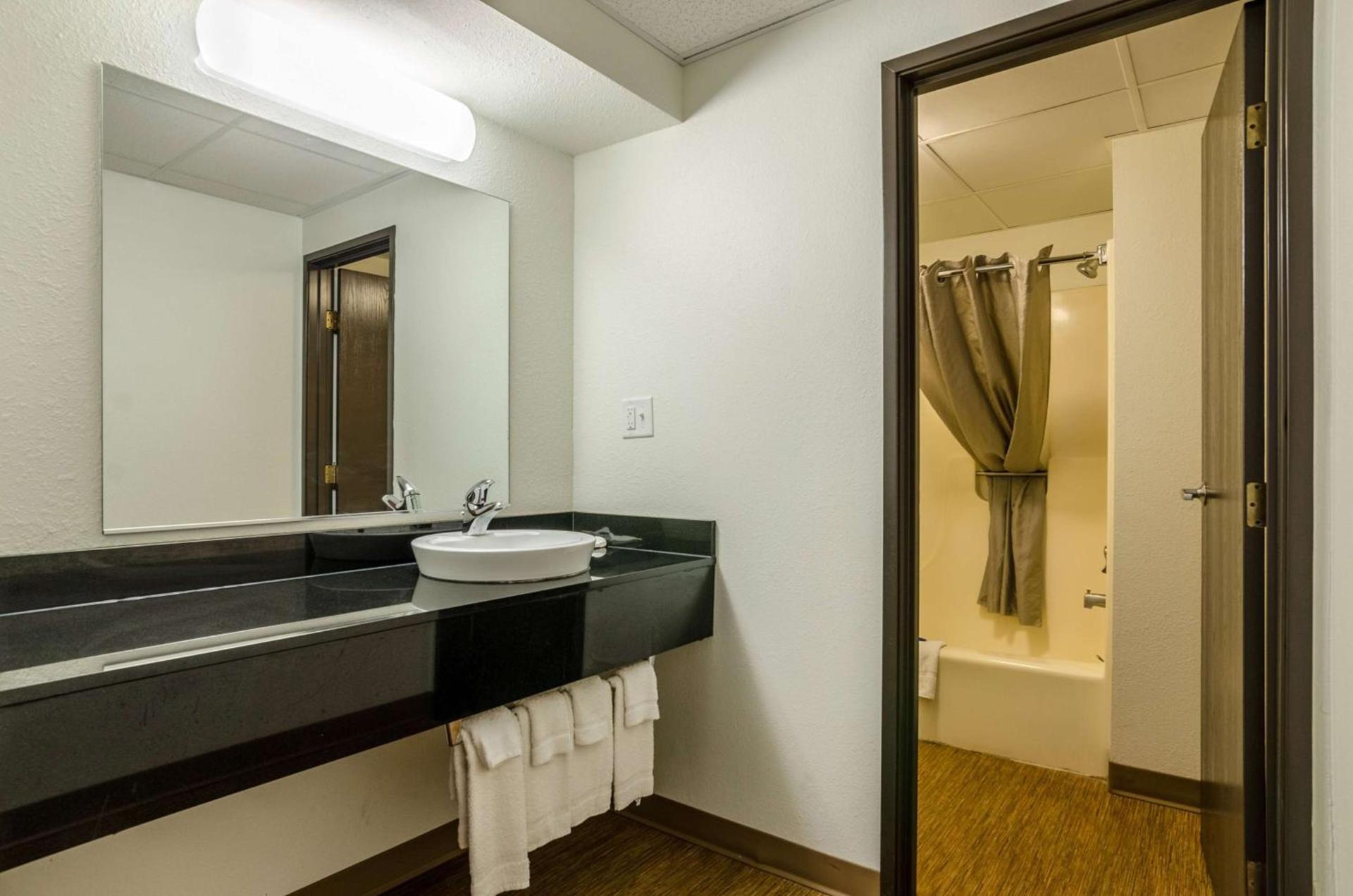 Motel 6-York, NE photo 56