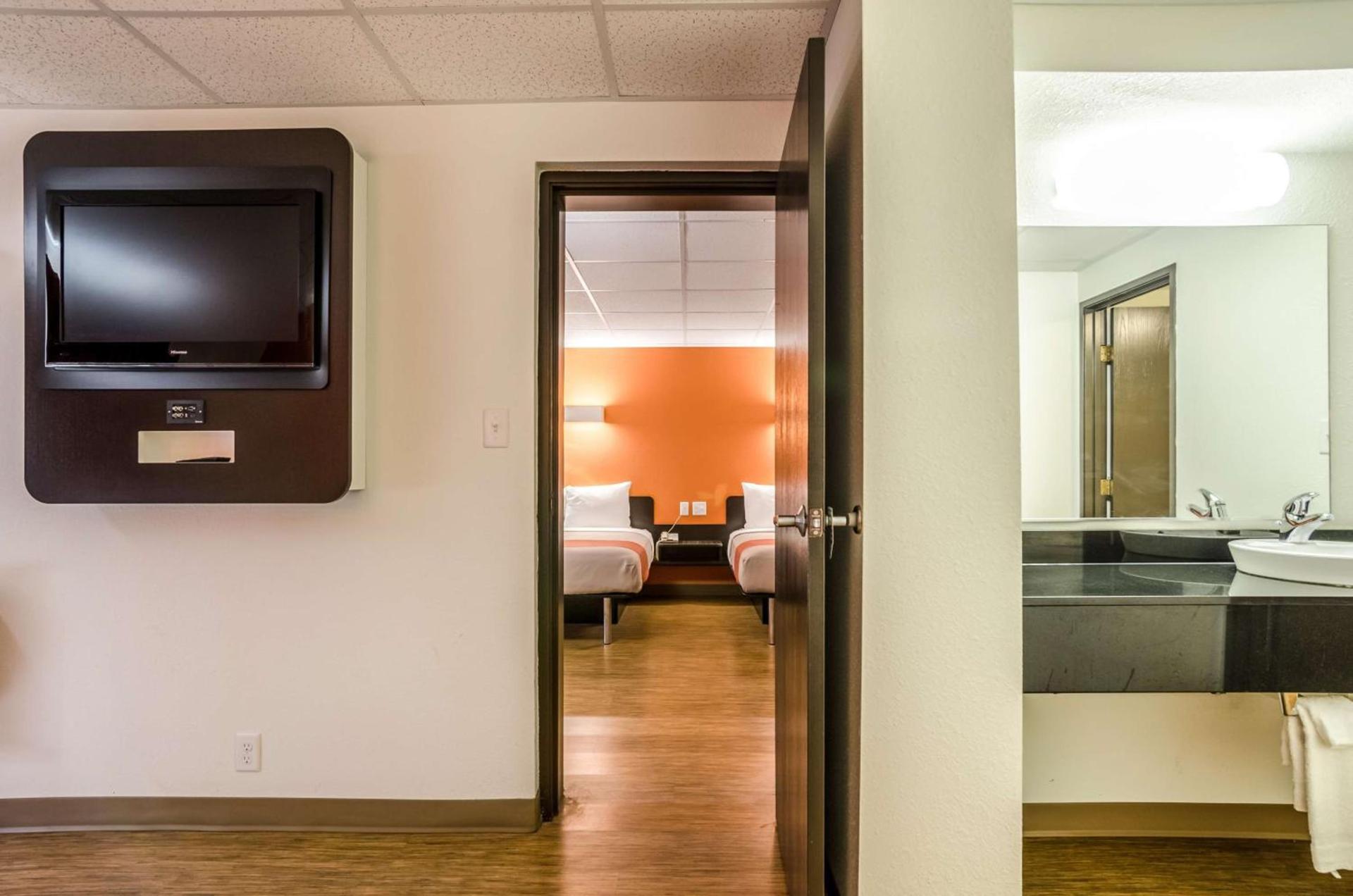 Motel 6-York, NE photo 55