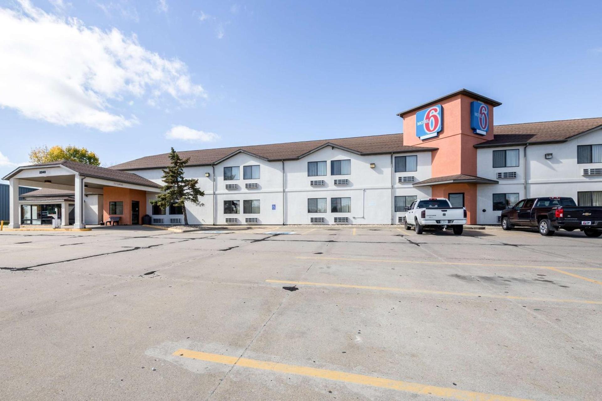 Motel 6-Waterloo, IA photo 2
