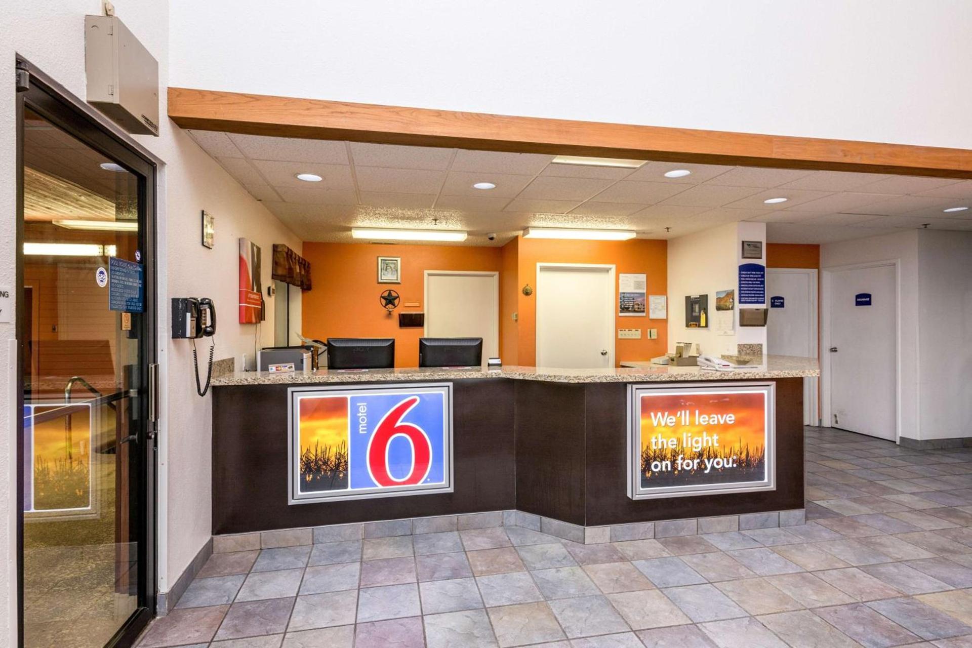 Motel 6-Waterloo, IA photo 8