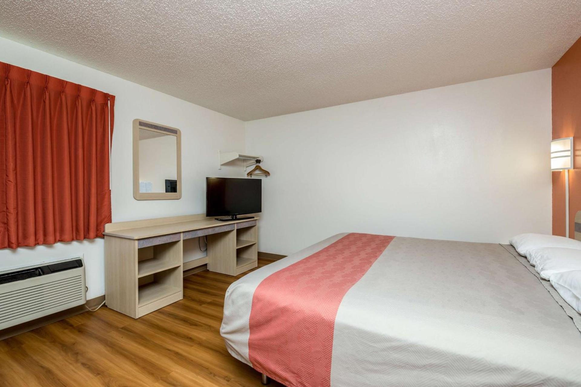 Motel 6-Waterloo, IA photo 34