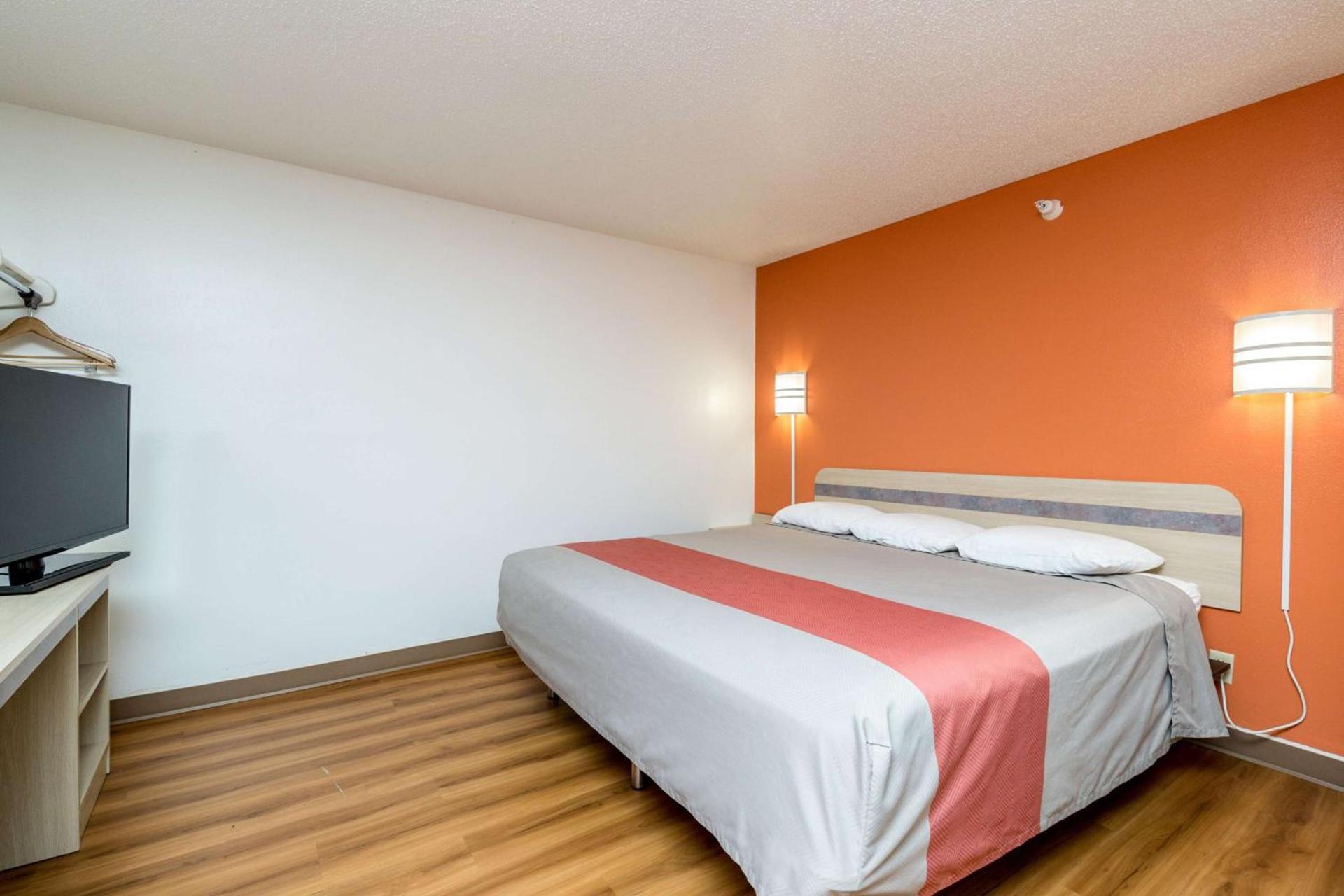 Motel 6-Waterloo, IA photo 33