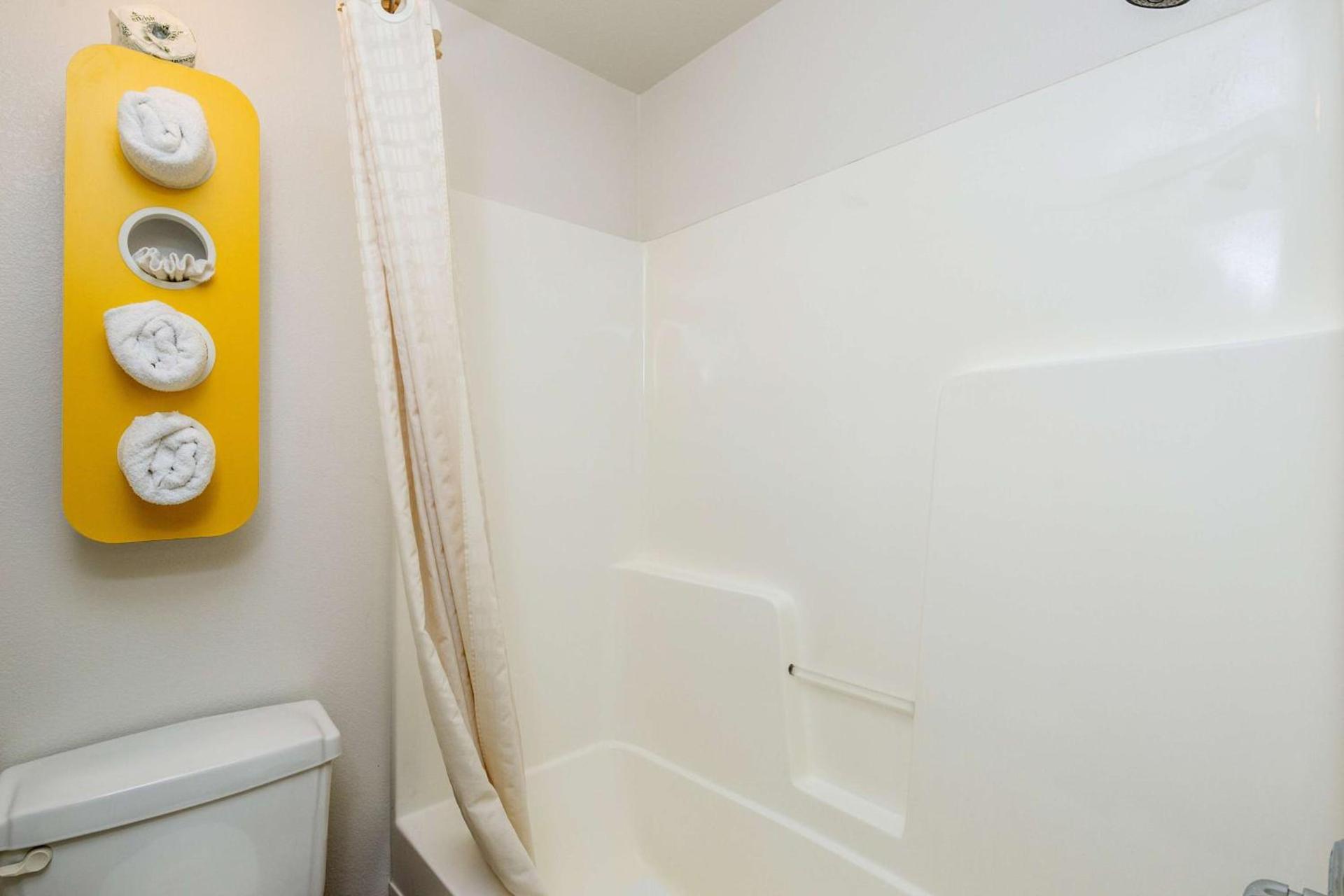 Motel 6-Waterloo, IA photo 24
