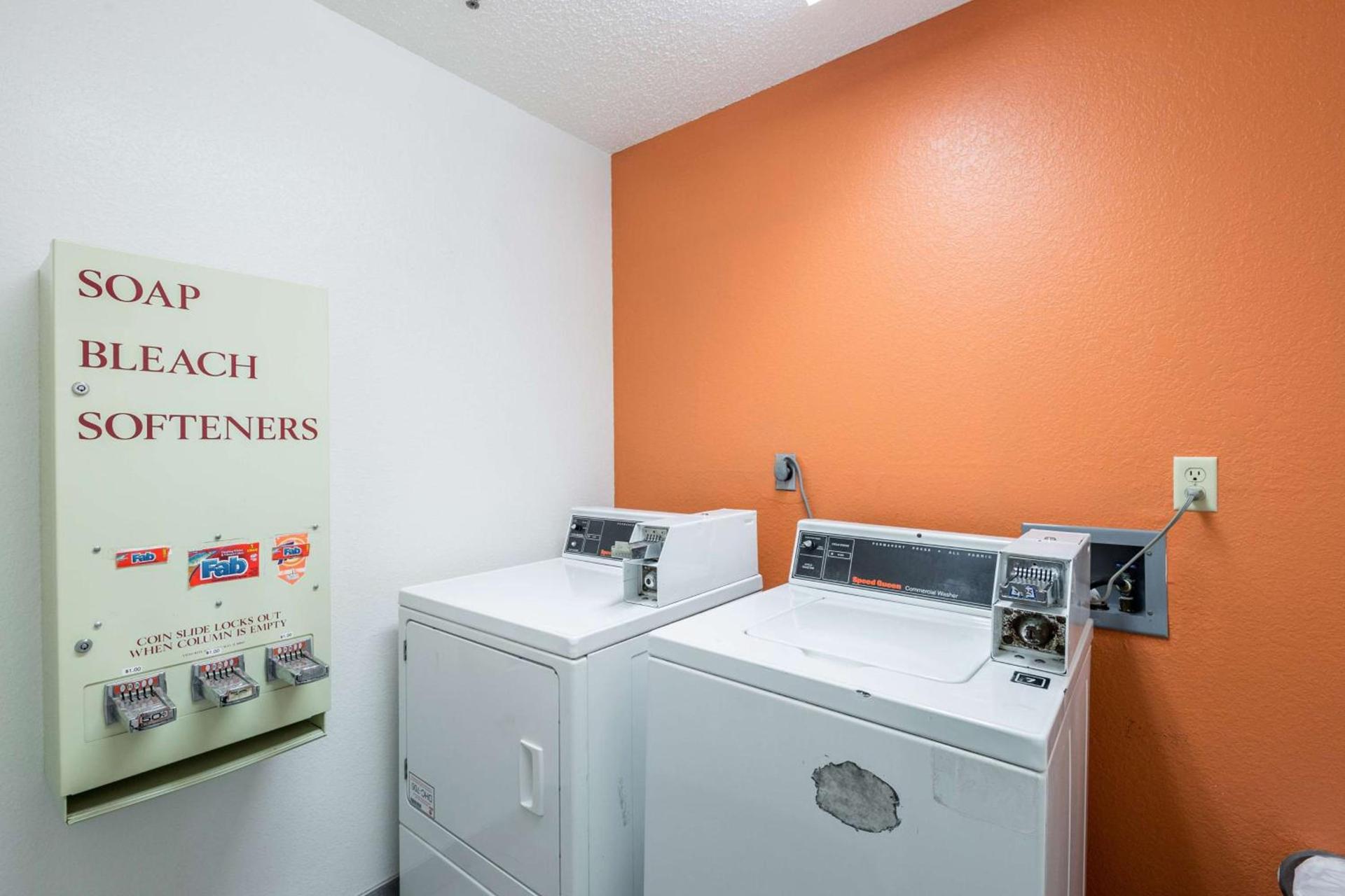Motel 6-Waterloo, IA photo 21