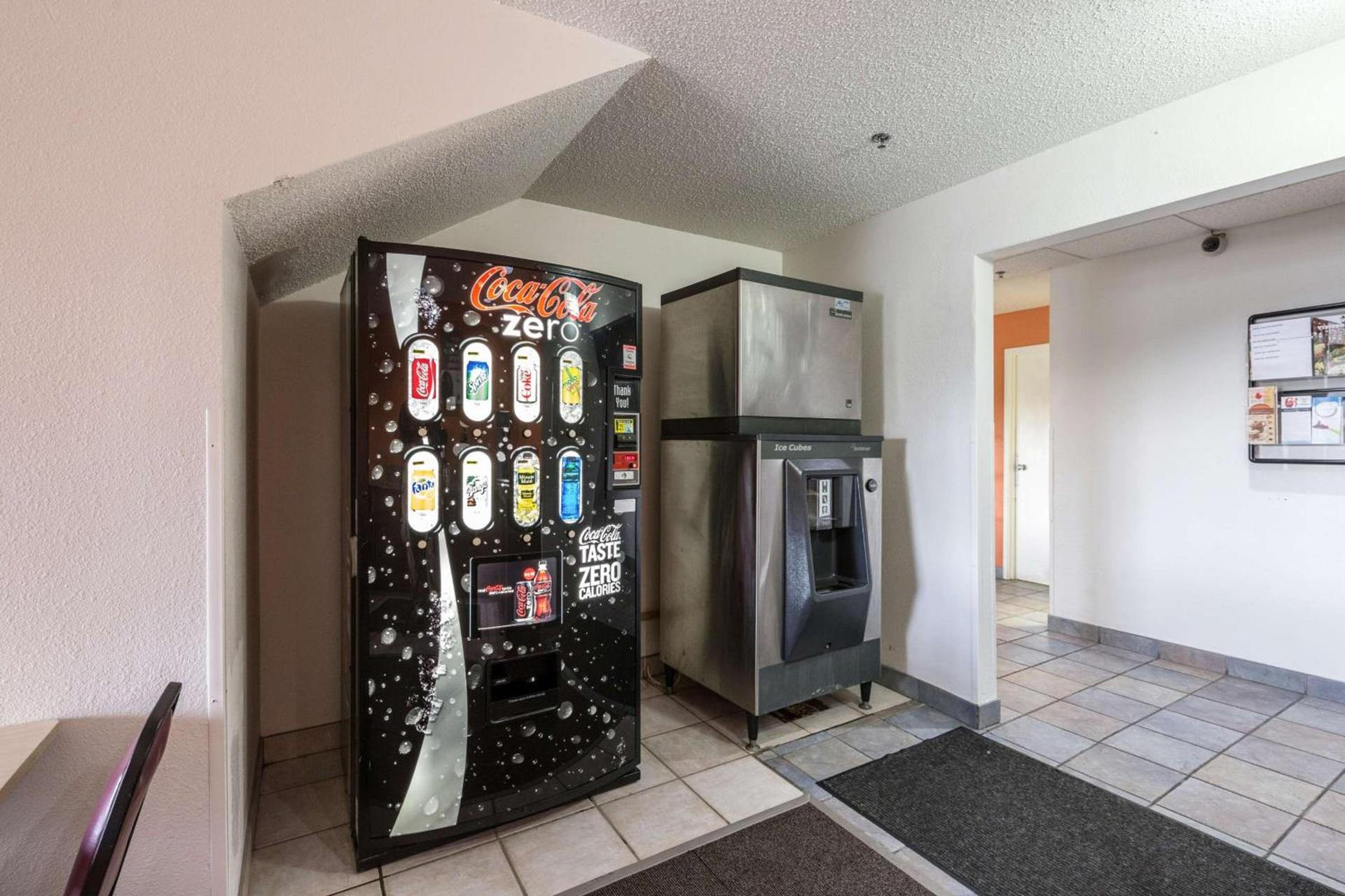 Motel 6-Waterloo, IA photo 20