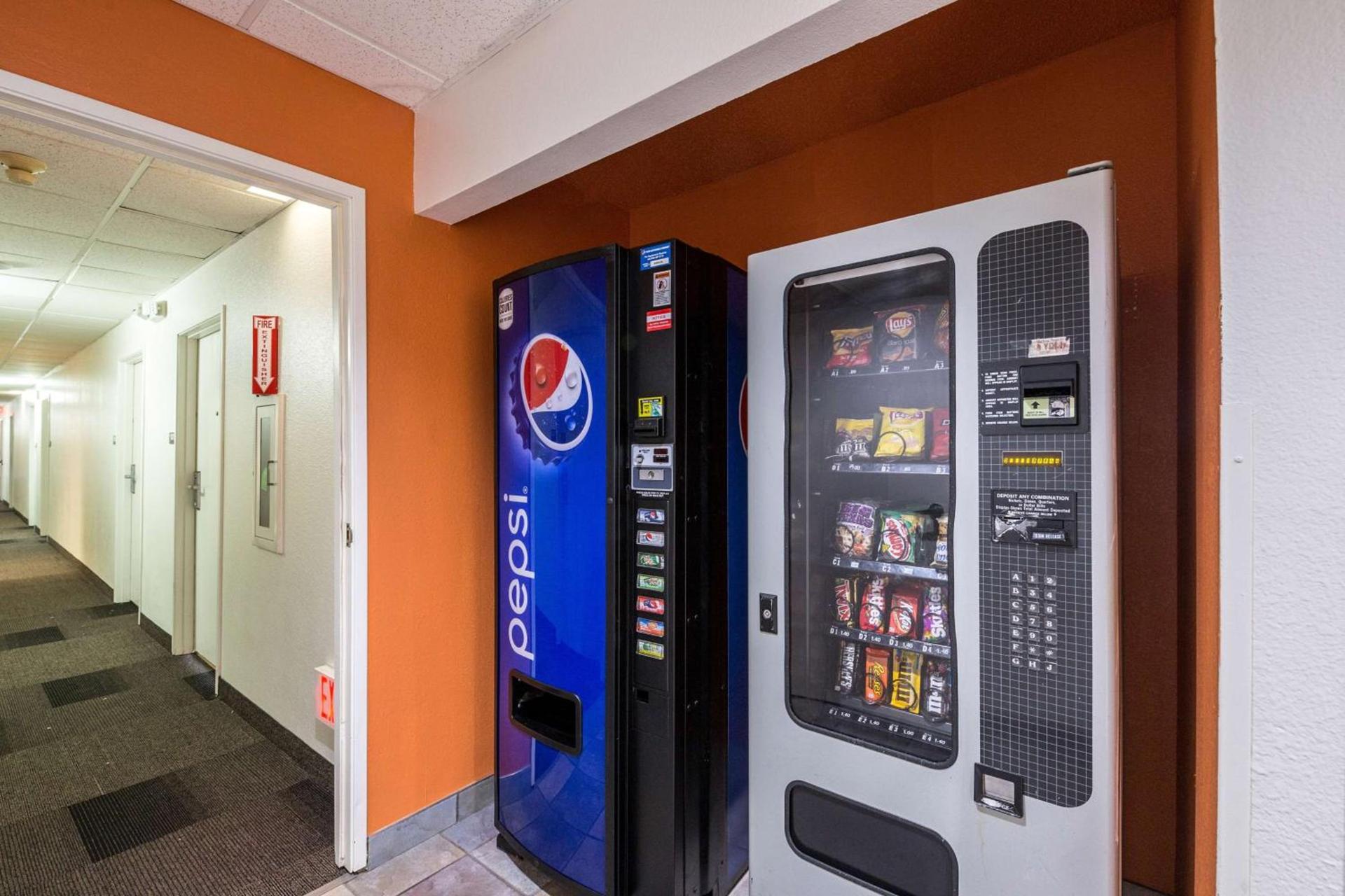 Motel 6-Waterloo, IA photo 19