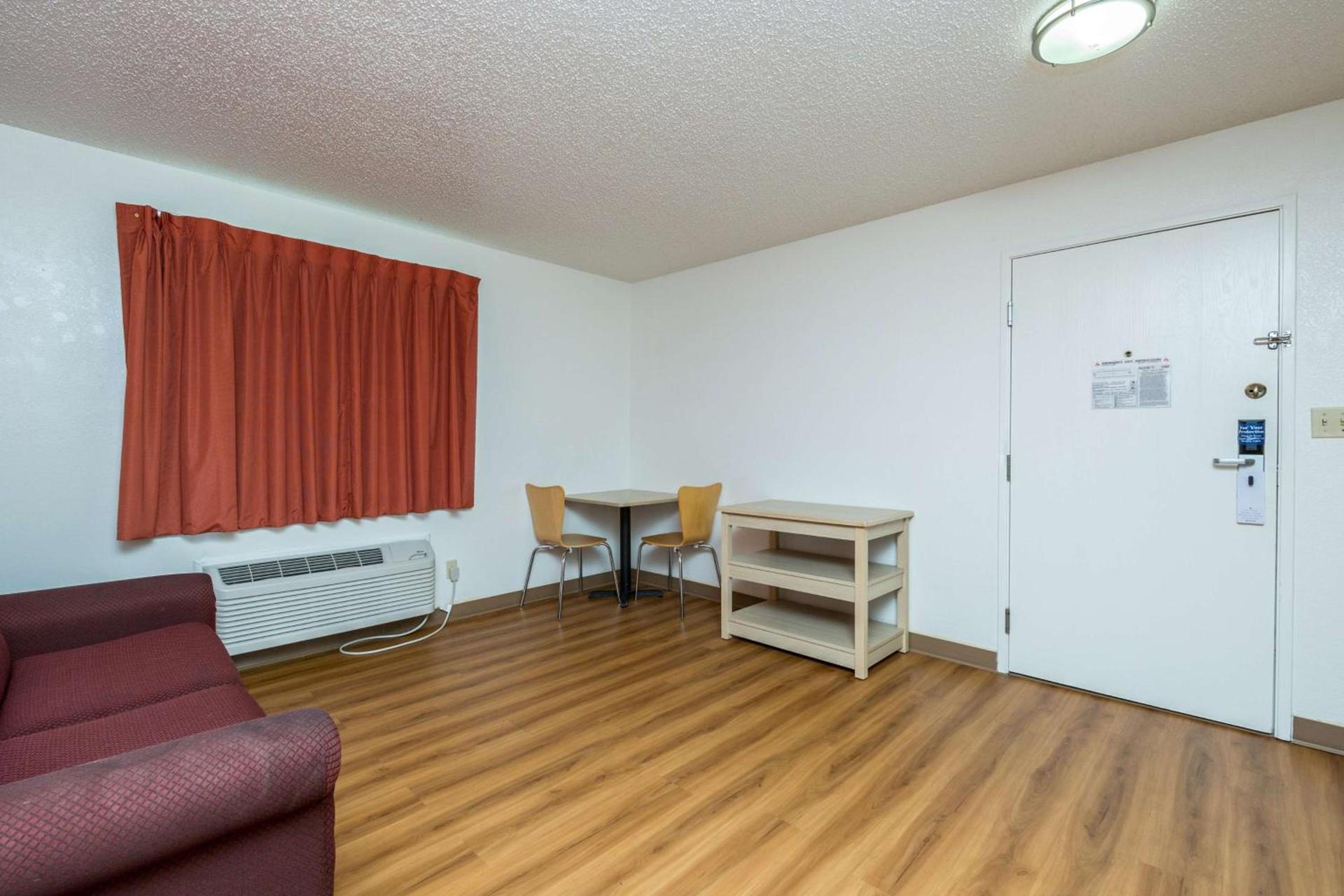 Motel 6-Waterloo, IA photo 18