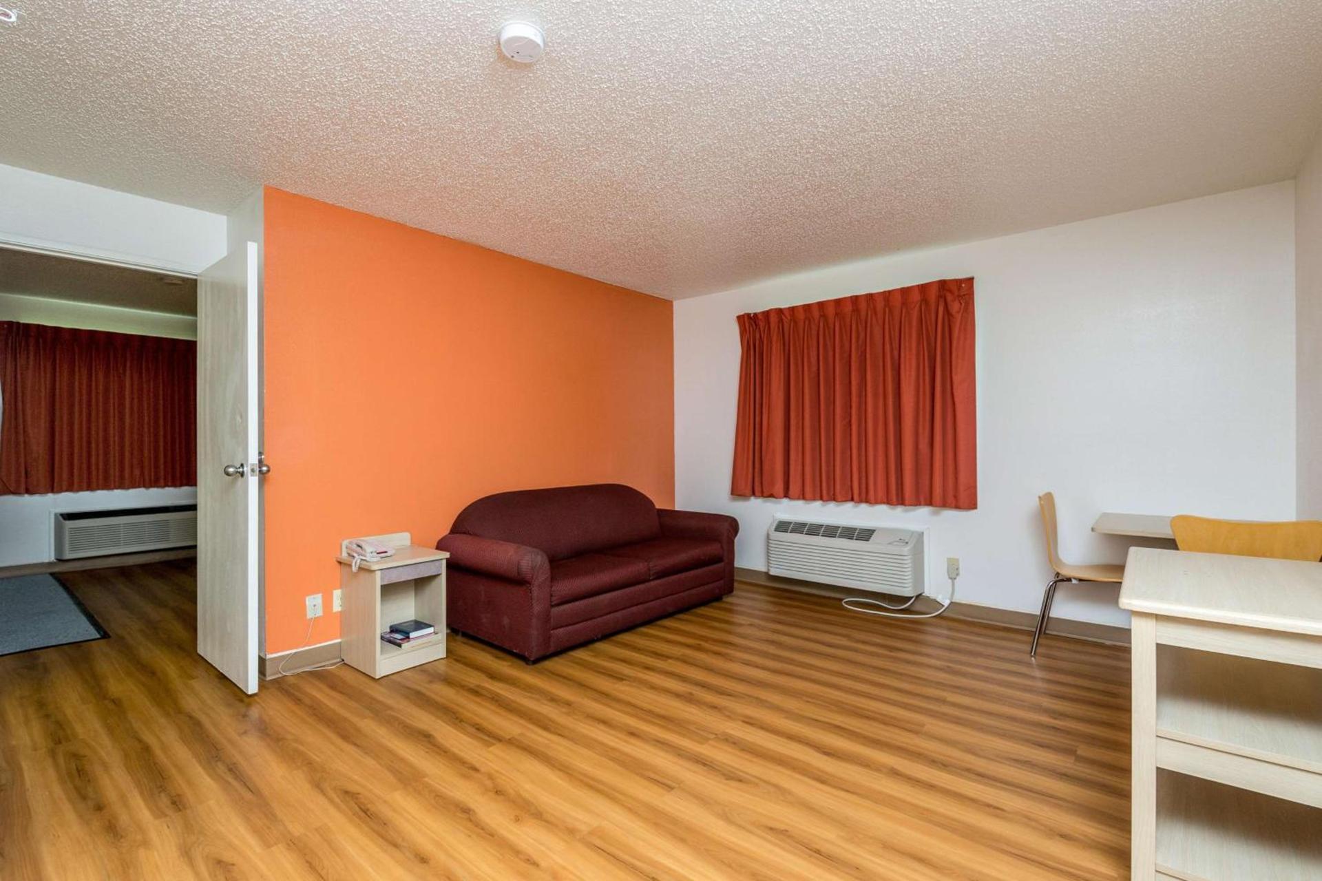 Motel 6-Waterloo, IA photo 16