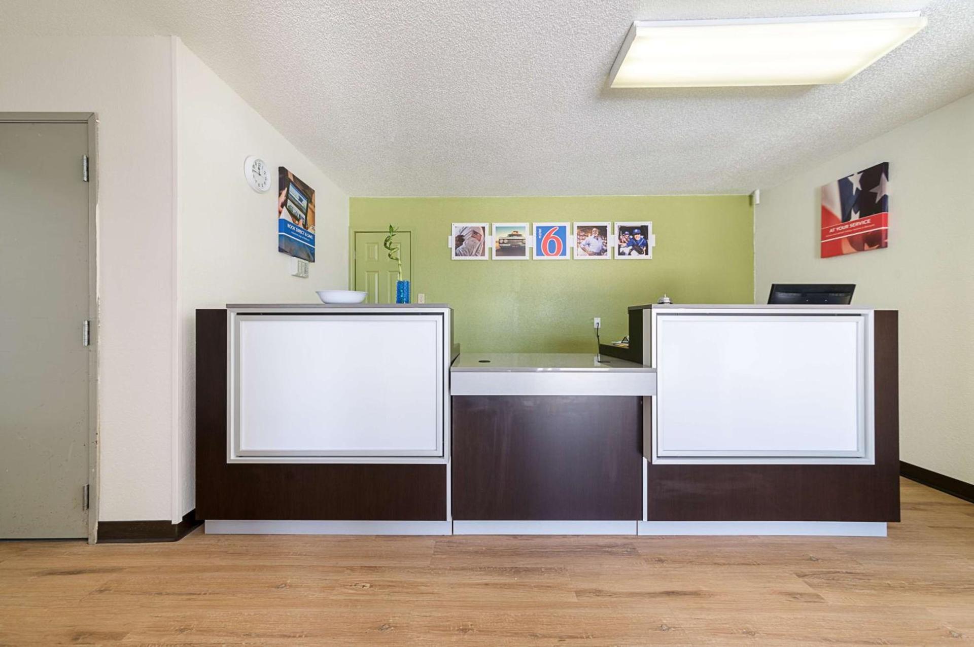 Motel 6-New Iberia, LA photo 7