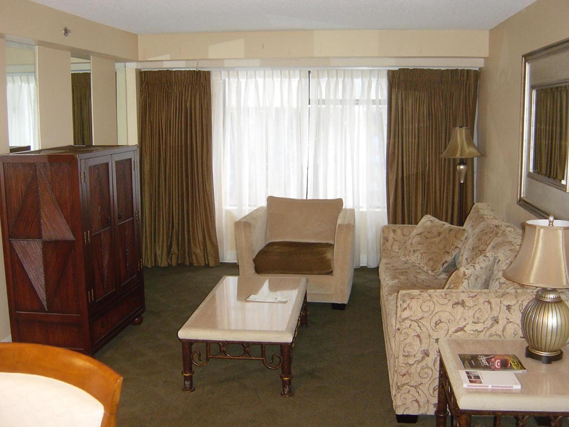 Jockey Resort Suites Center Strip photo 24