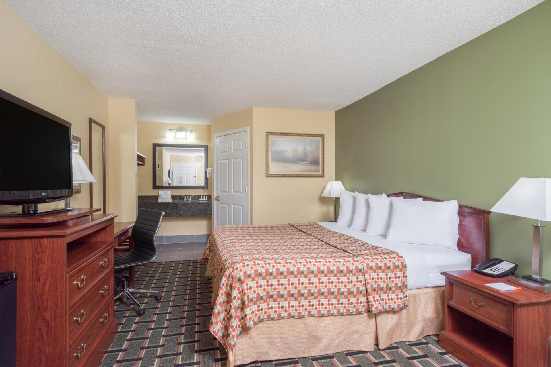 Howard Johnson by Wyndham Dalton photo 13