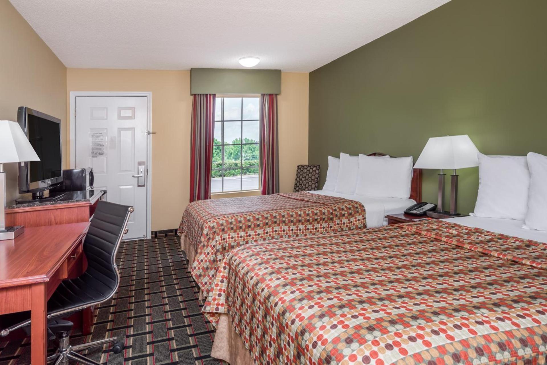 Howard Johnson by Wyndham Dalton photo 17