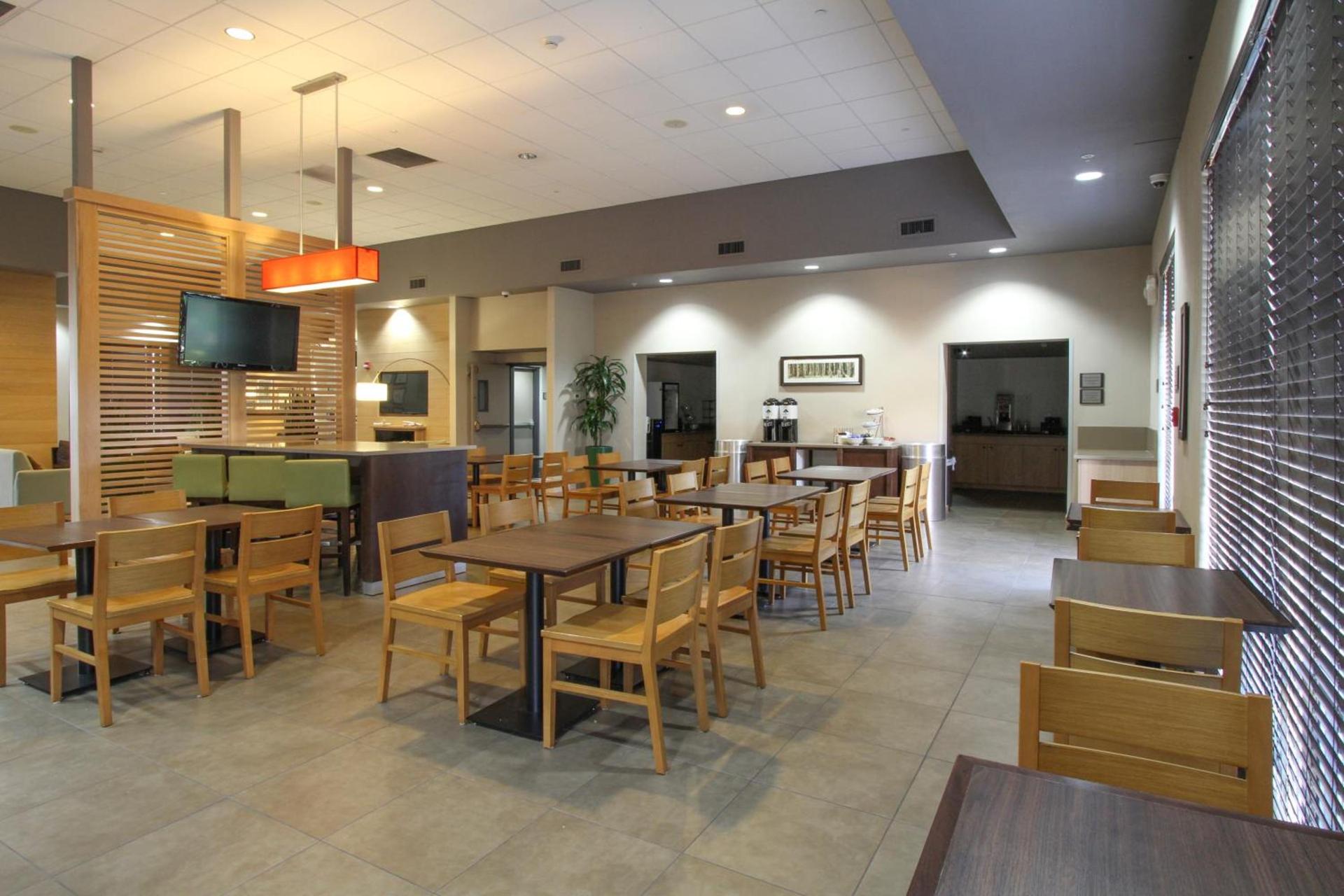 GreenTree Inn & Suites Phoenix Sky Harbor photo 22