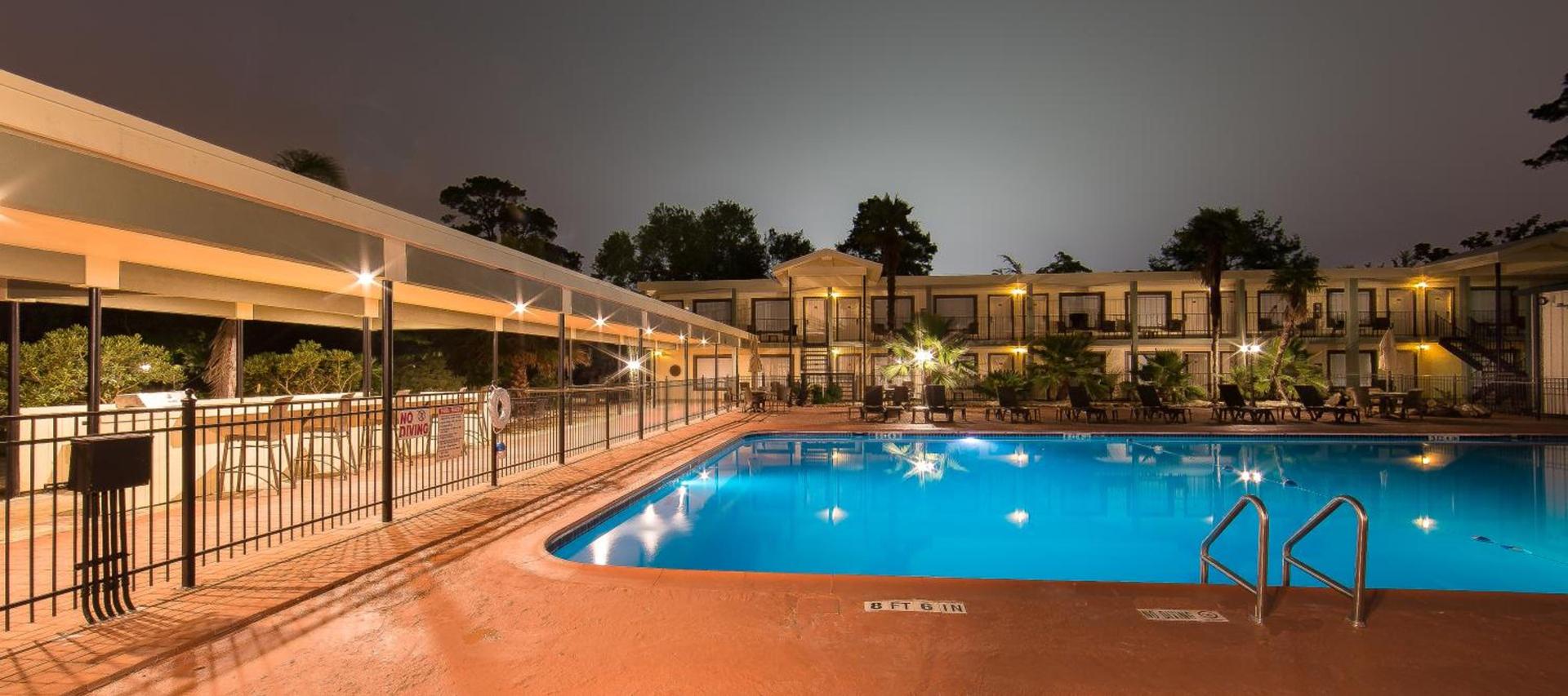 Ramada by Wyndham Houston Intercontinental Airport East photo 53
