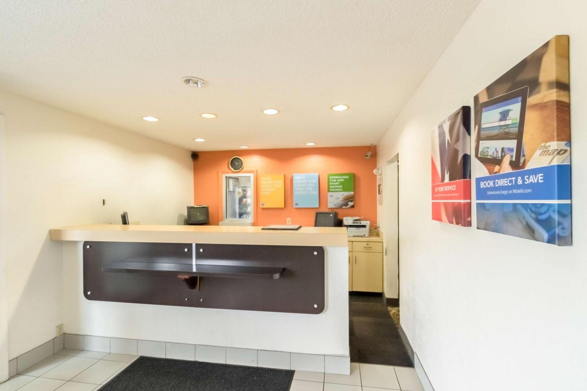 Motel 6-Crawfordsville, IN photo 37