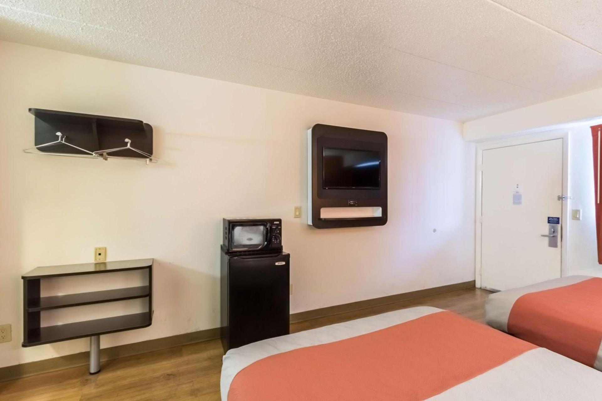 Motel 6-Crawfordsville, IN photo 34