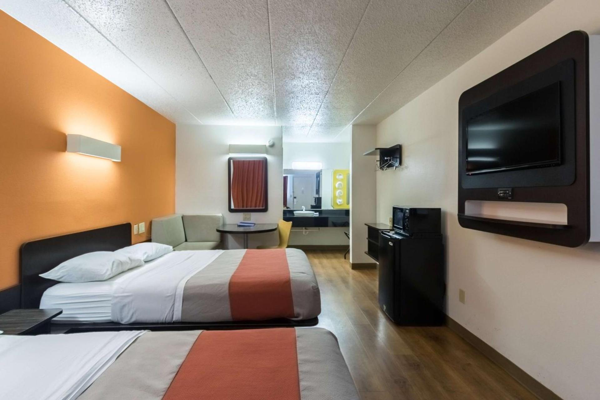 Motel 6-Crawfordsville, IN photo 32