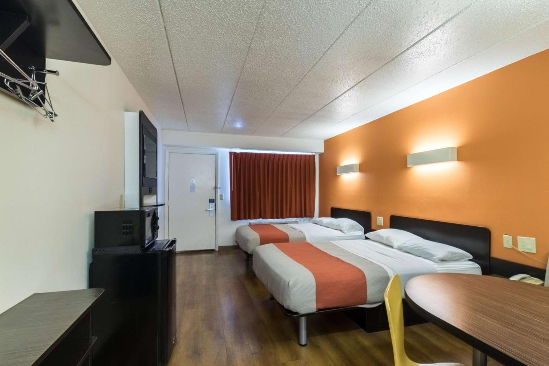 Motel 6-Crawfordsville, IN photo 31
