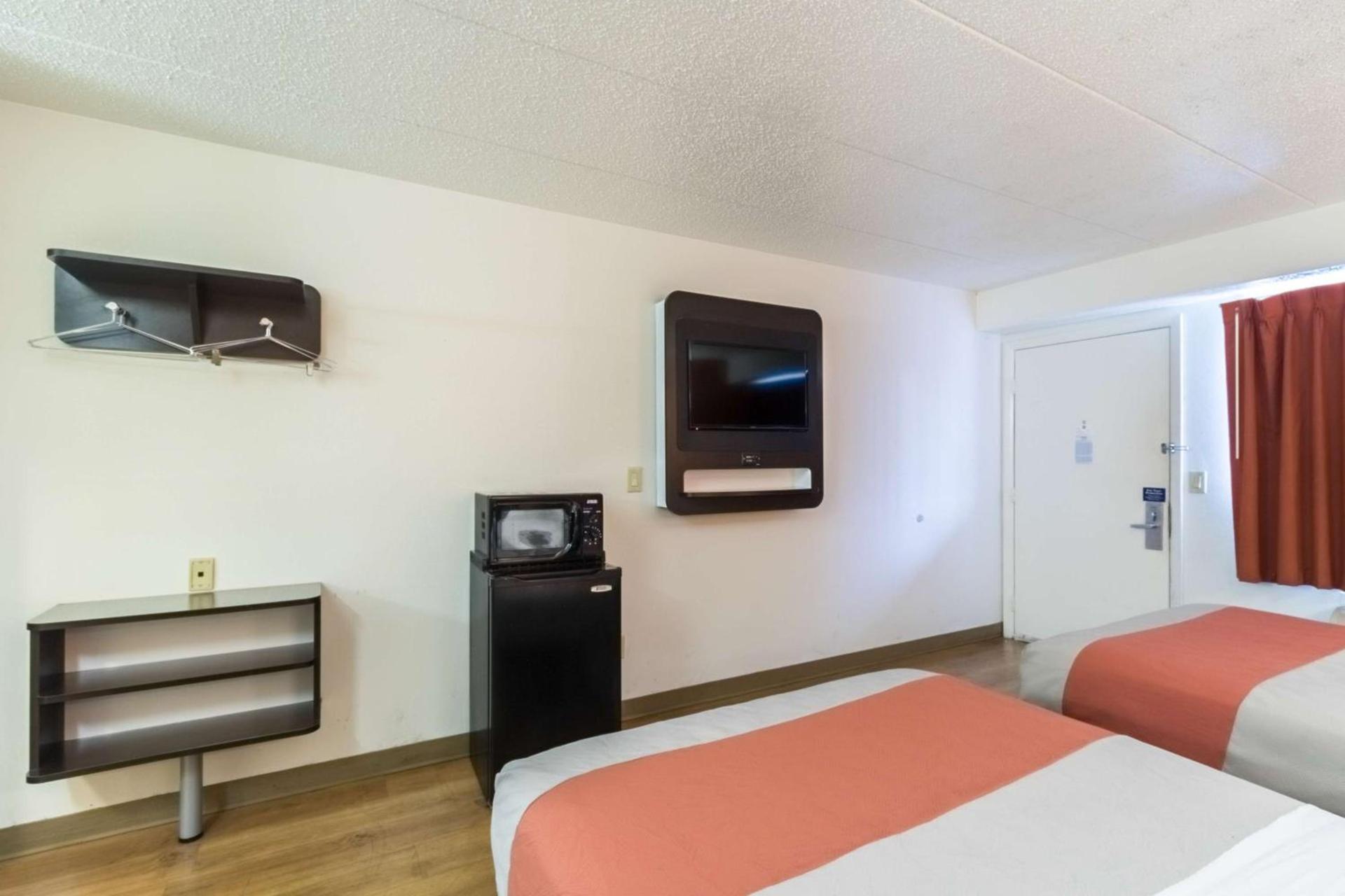 Motel 6-Crawfordsville, IN photo 30