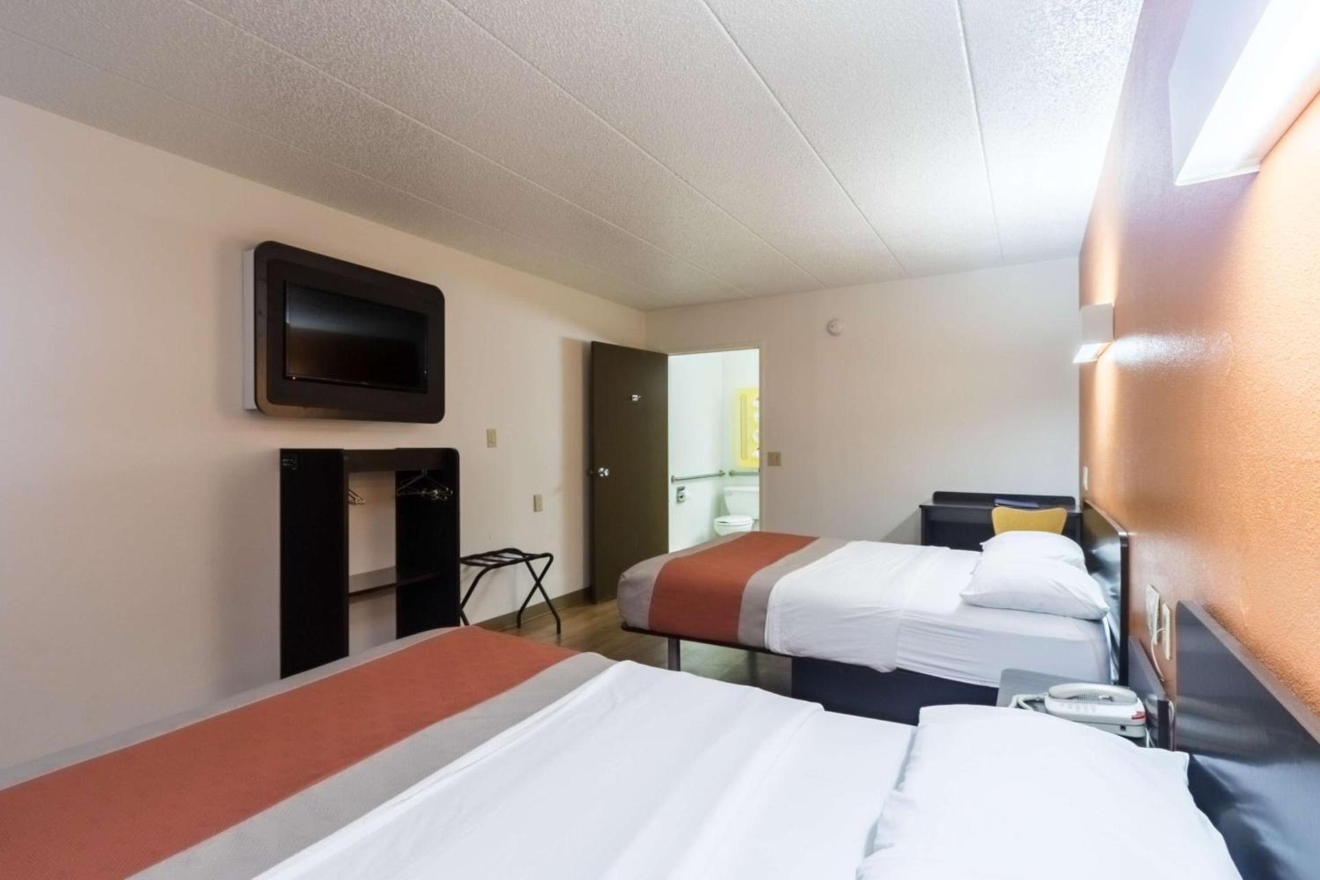 Motel 6-Crawfordsville, IN photo 23