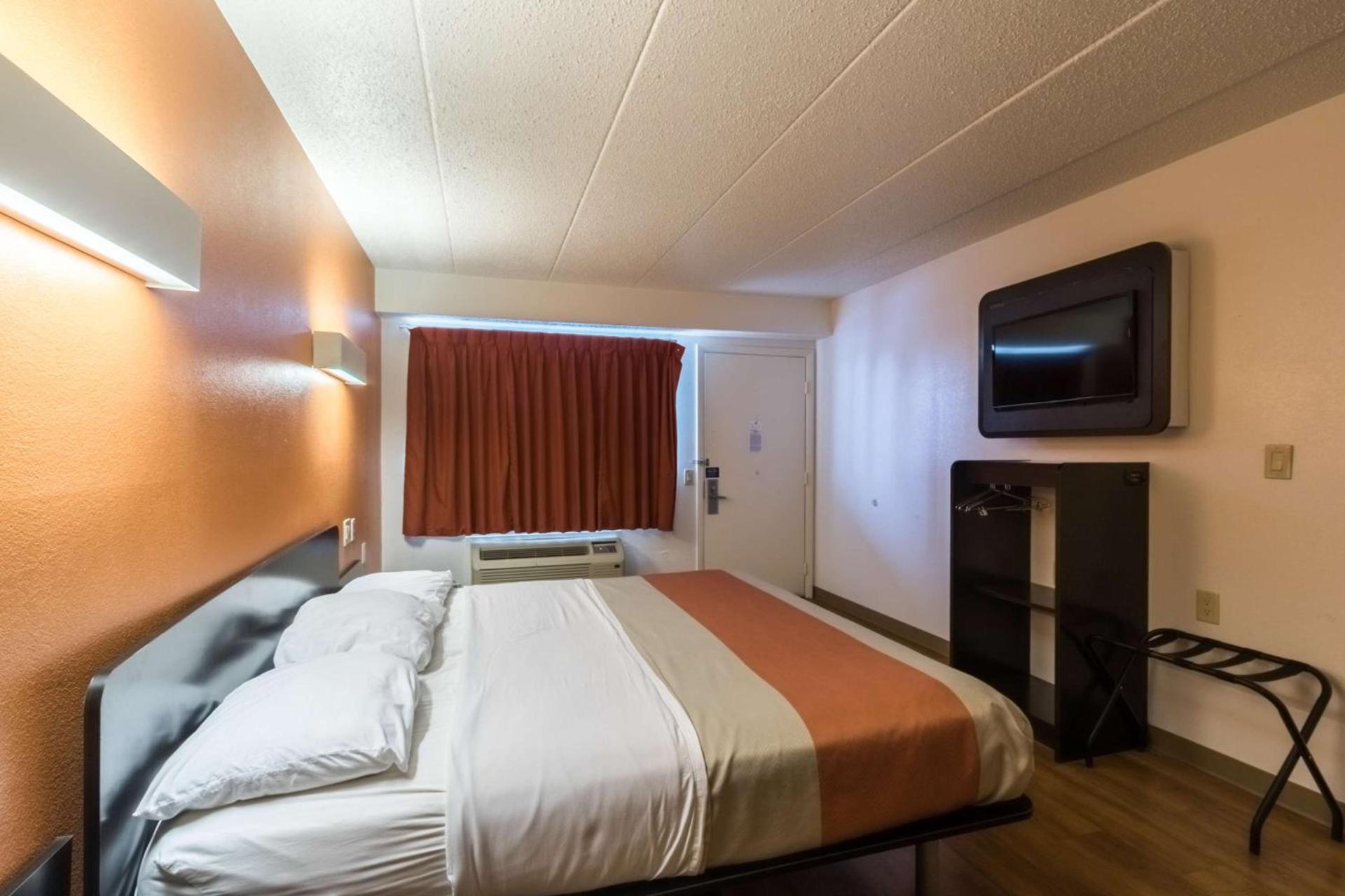 Motel 6-Crawfordsville, IN photo 18