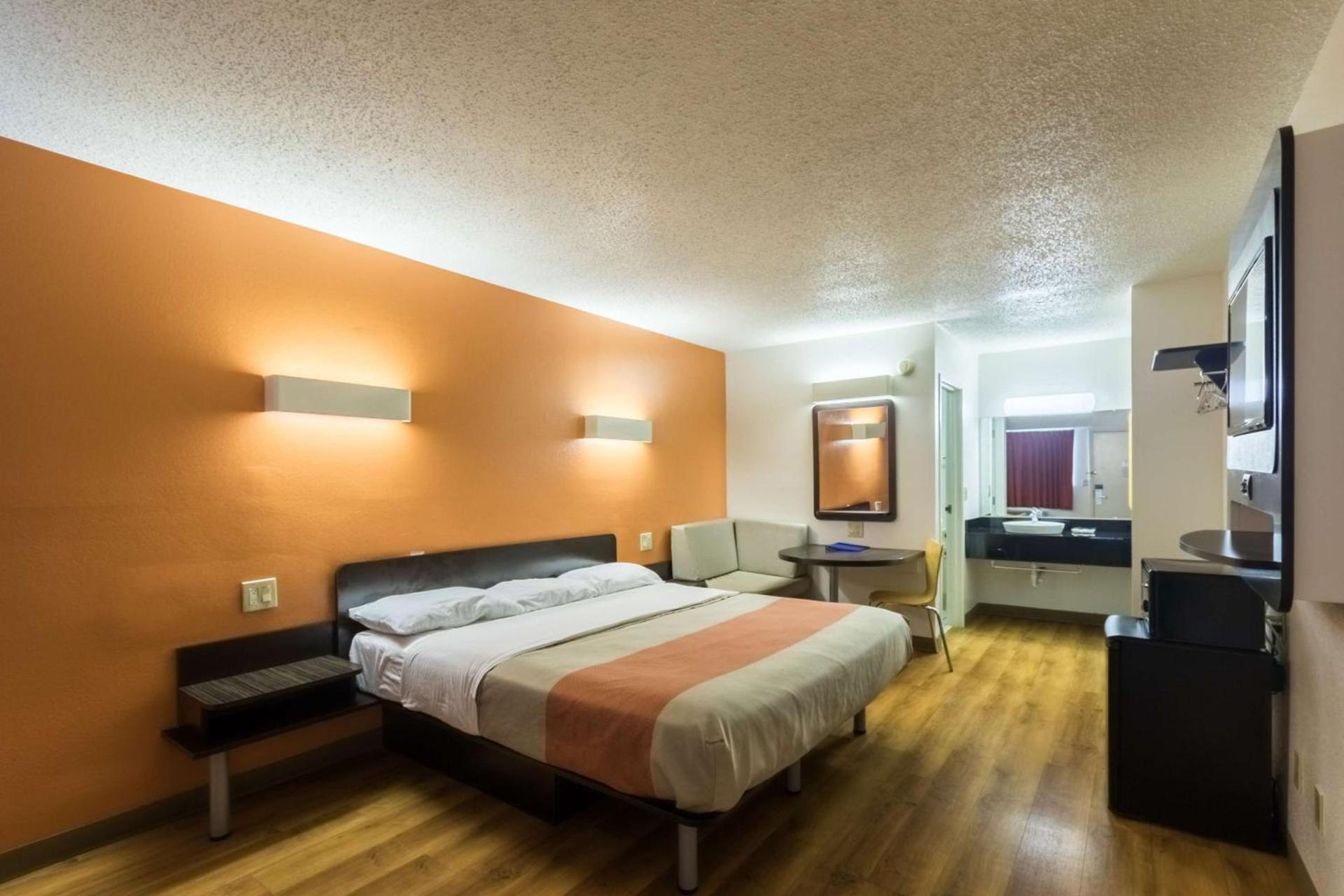 Motel 6-Crawfordsville, IN photo 16