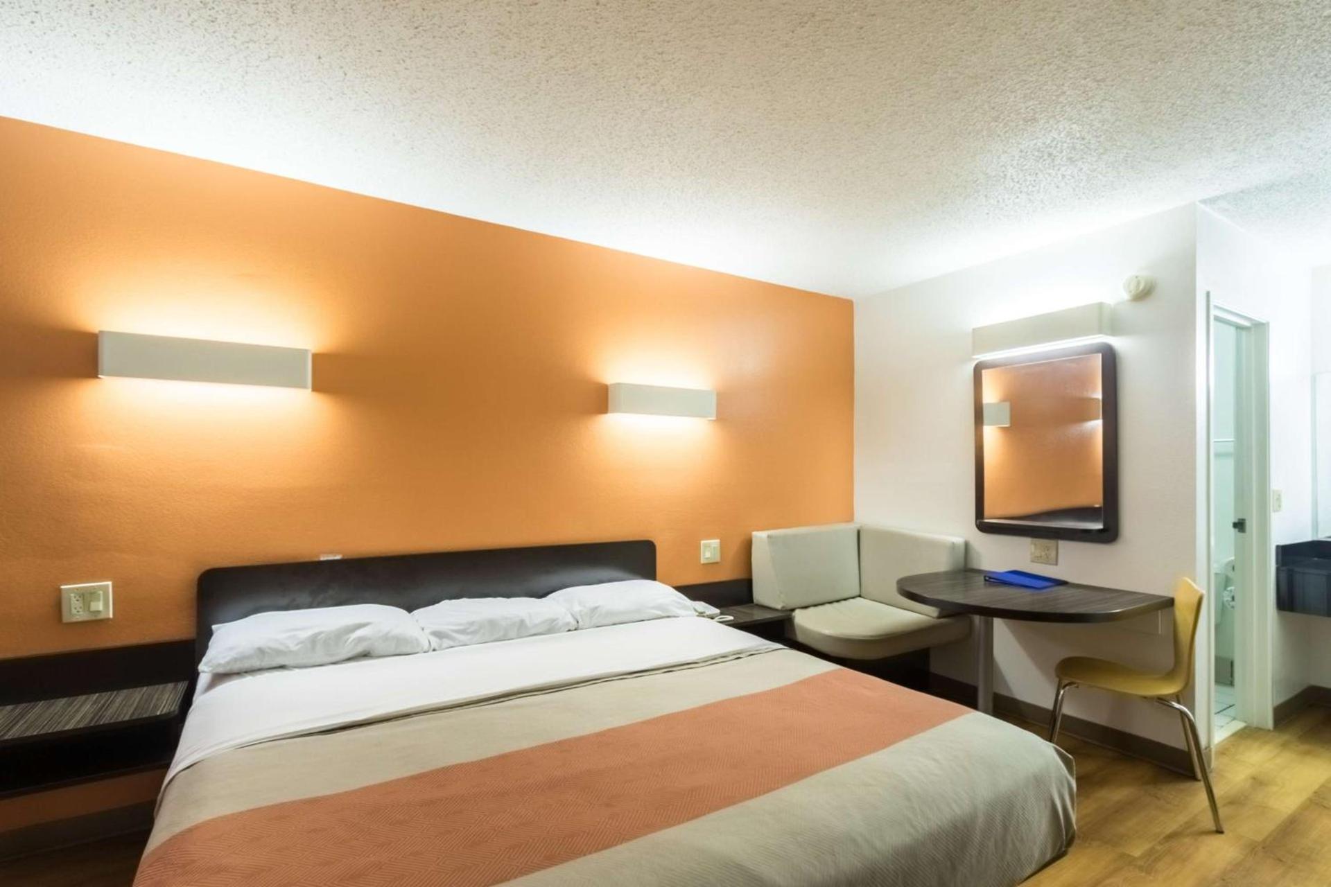 Motel 6-Crawfordsville, IN photo 15