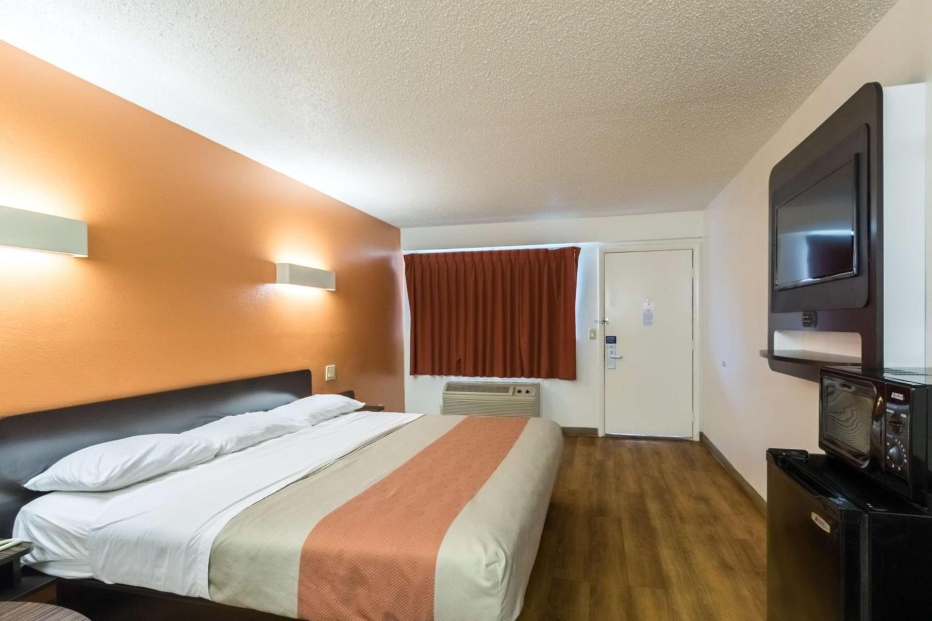 Motel 6-Crawfordsville, IN photo 7
