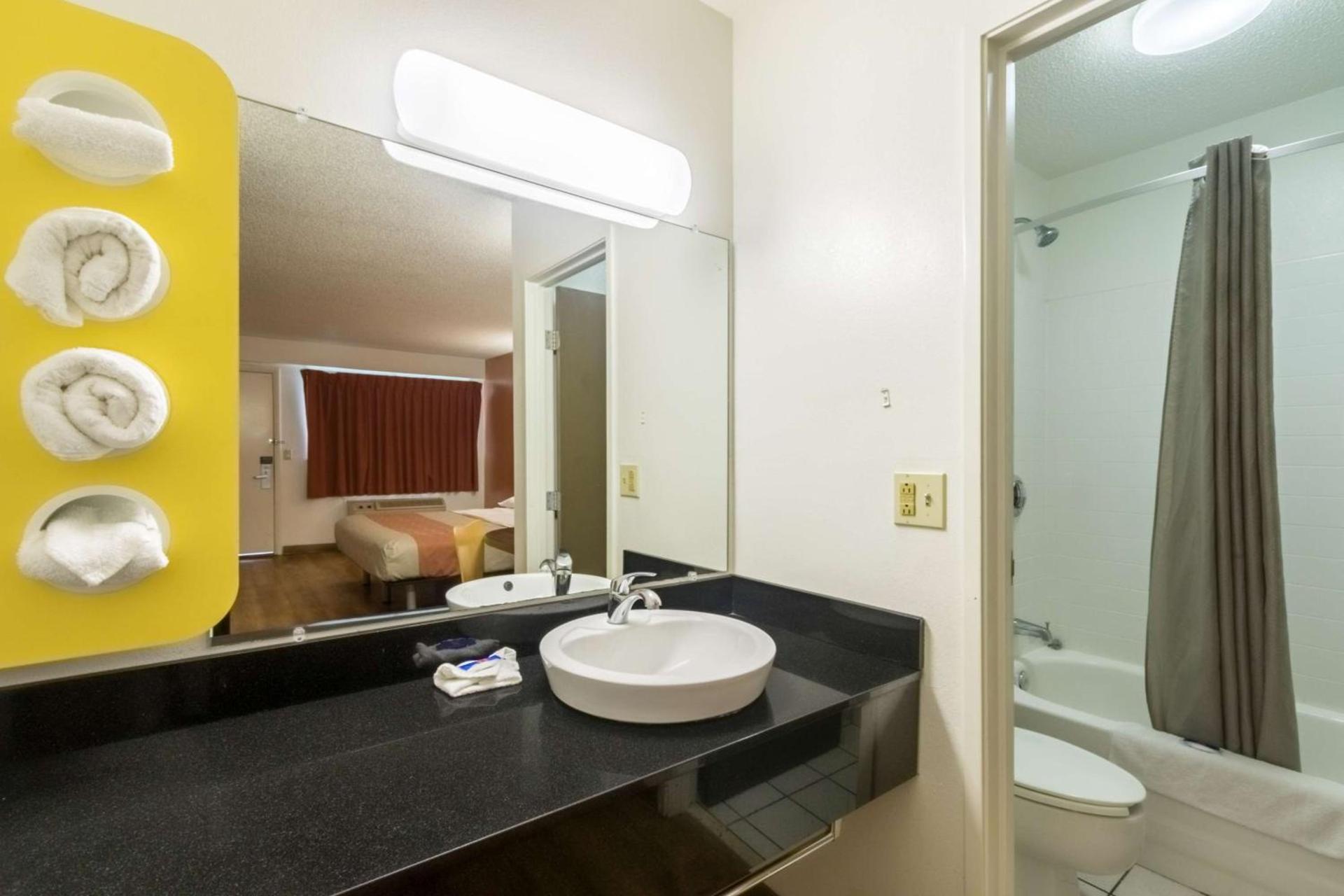 Motel 6-Crawfordsville, IN photo 4