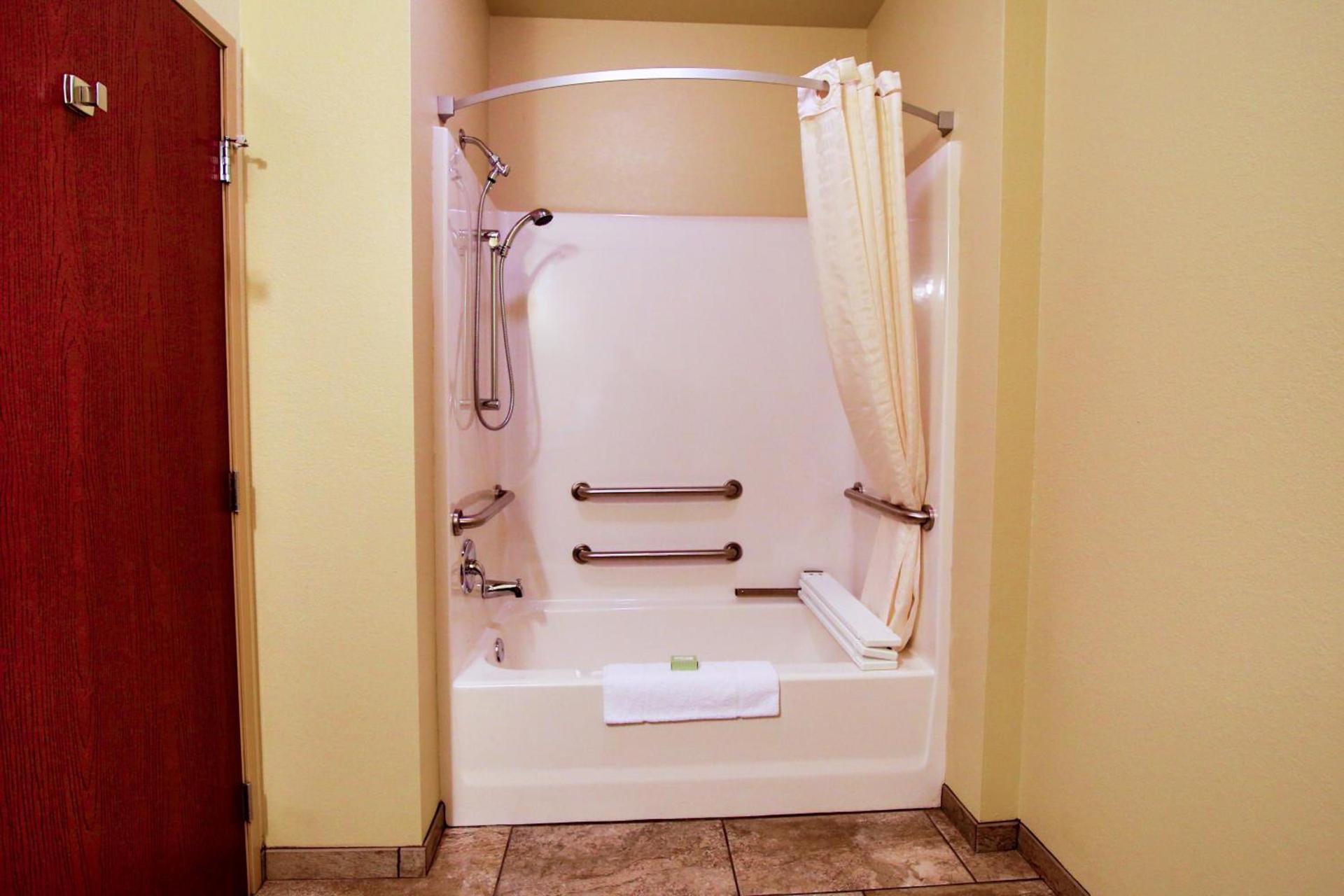 Cobblestone Hotel & Suites - Devils Lake photo 52
