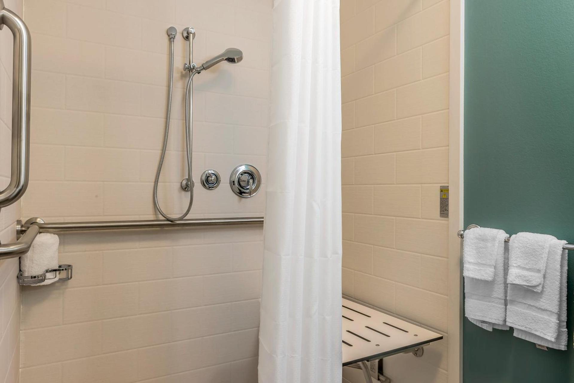 Sleep Inn & Suites Cumberland photo 7