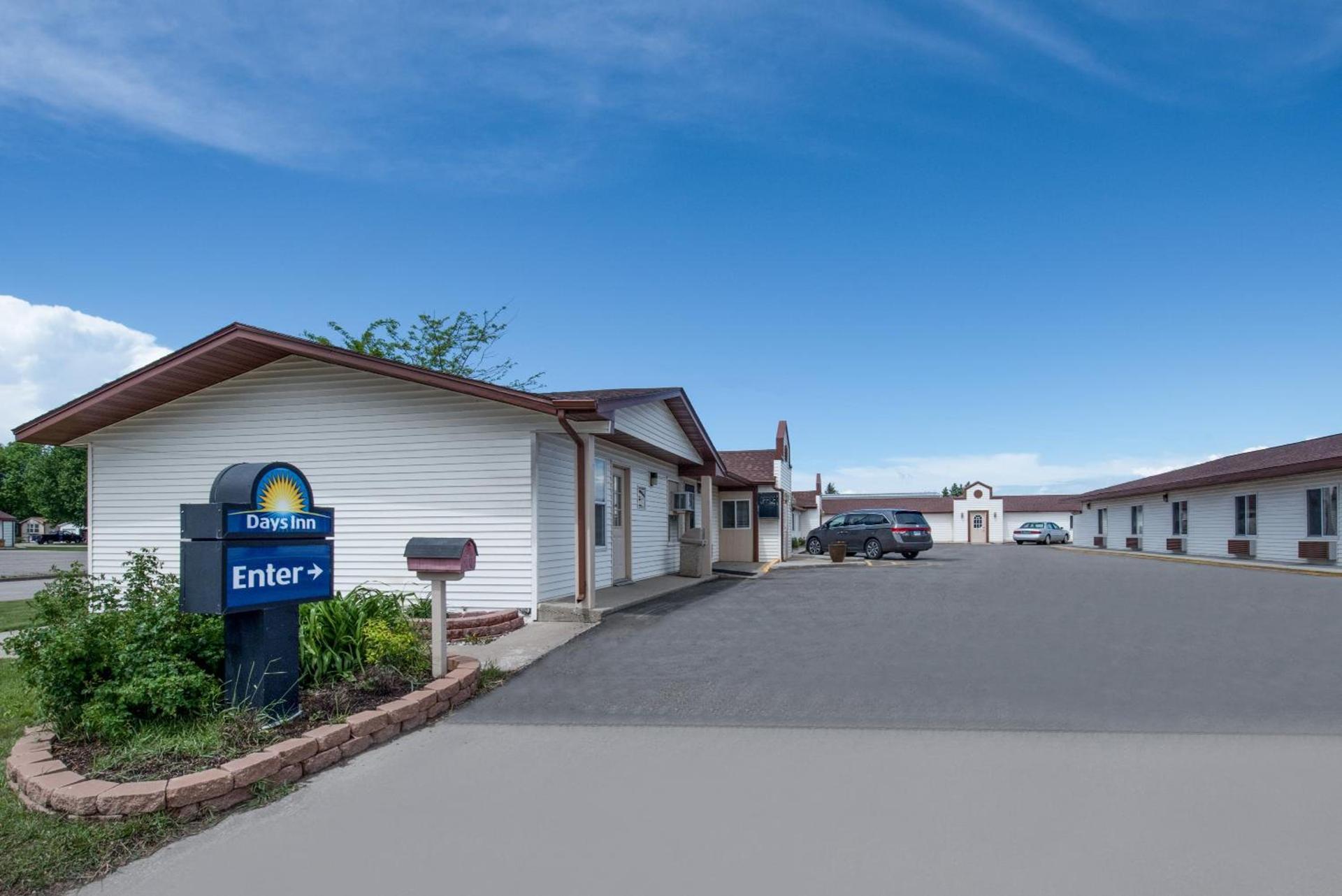 Days Inn by Wyndham Jamestown photo 18