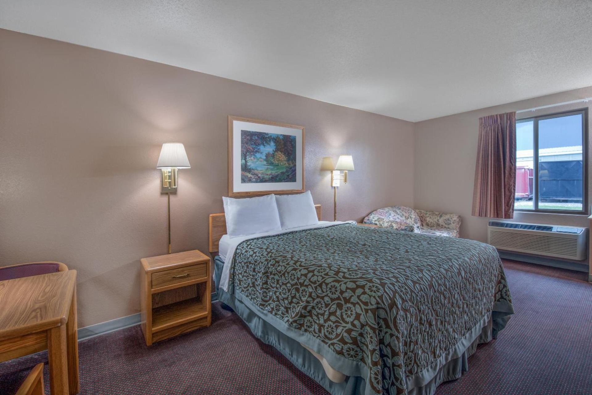 Days Inn by Wyndham Jamestown photo 29