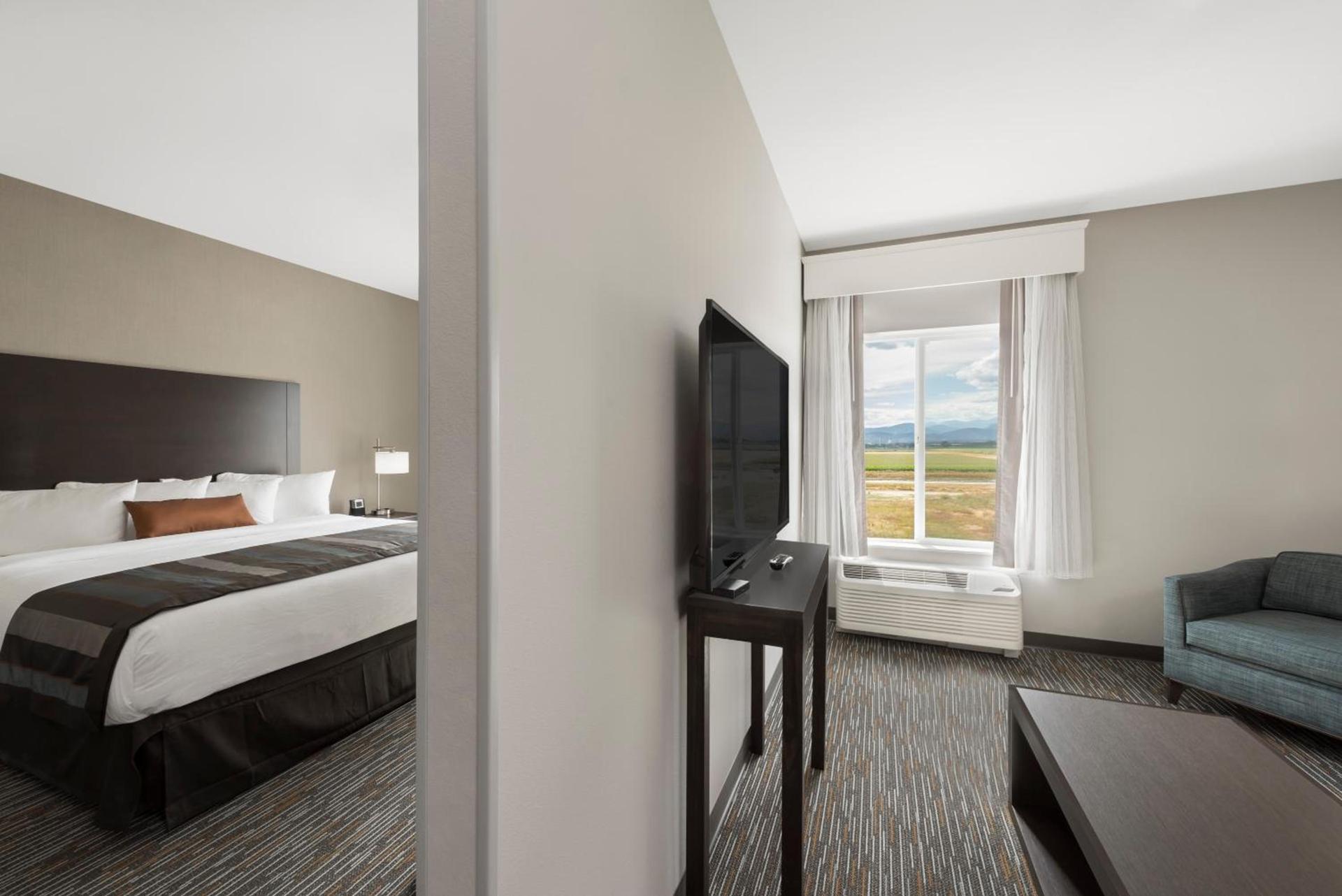 Wingate by Wyndham Loveland Johnstown photo 43