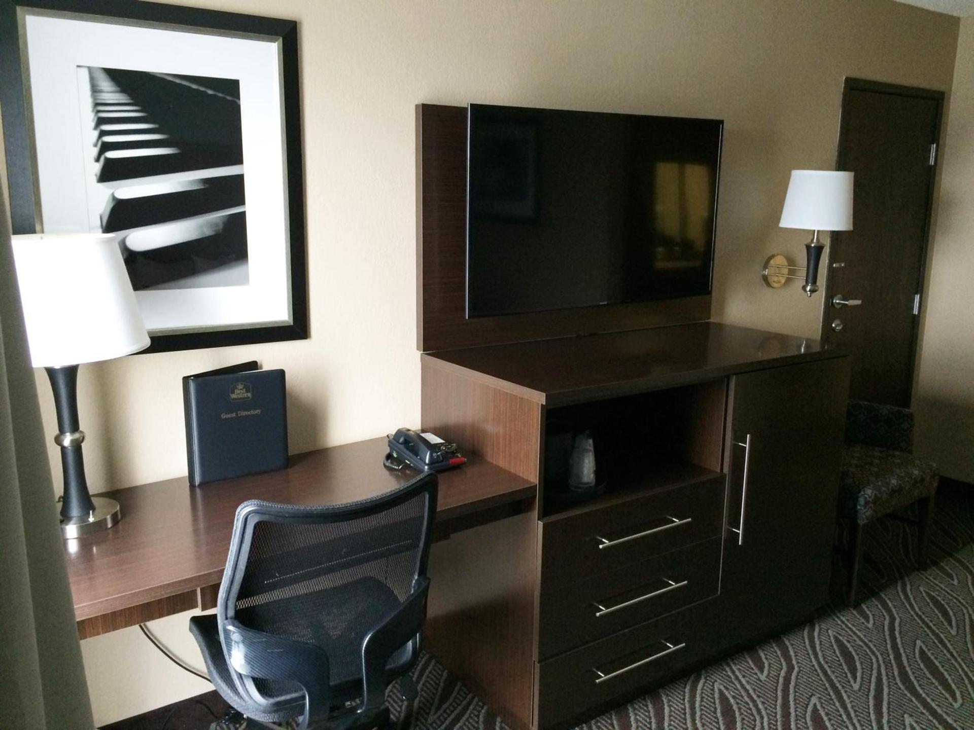 Best Western Plus Galleria Inn & Suites photo 15