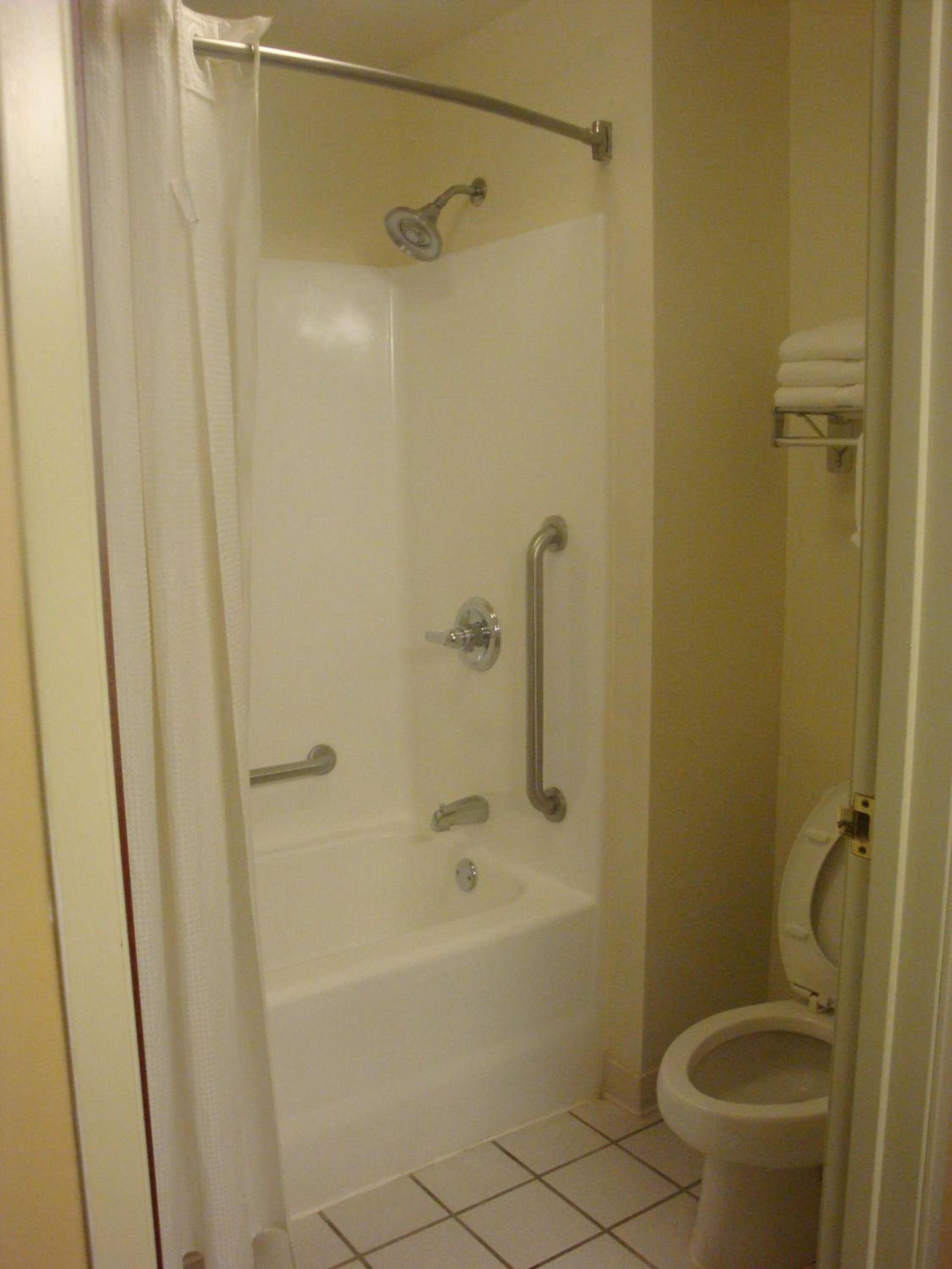 Bay Inn & Suites Troy photo 14
