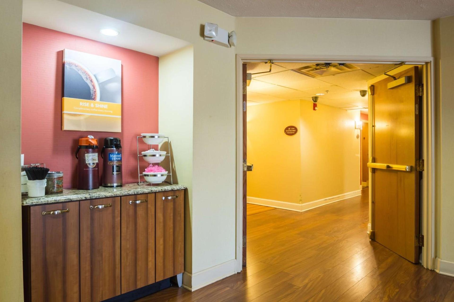 Motel 6-Indianapolis, IN - Airport photo 19