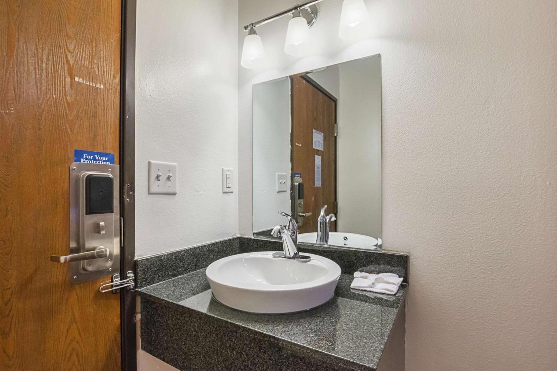 Motel 6-Marshalltown, IA photo 12