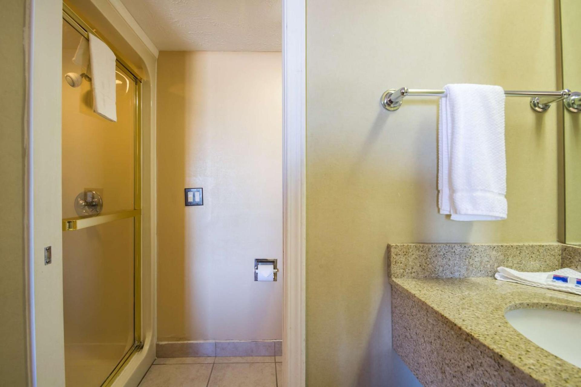 Motel 6-Indianapolis, IN - Airport photo 35