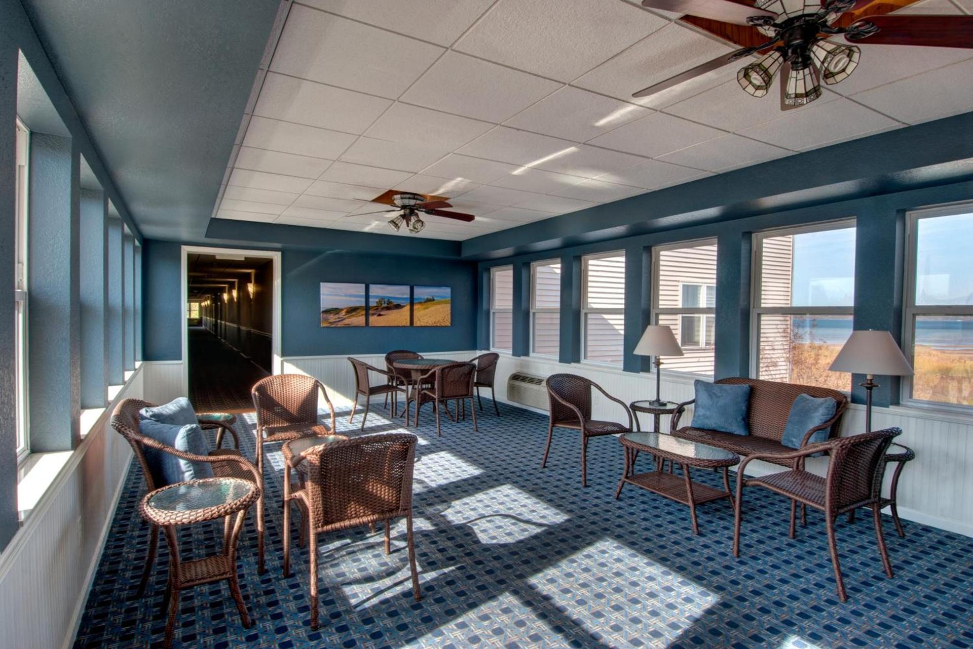 Cherry Tree Inn & Suites photo 41