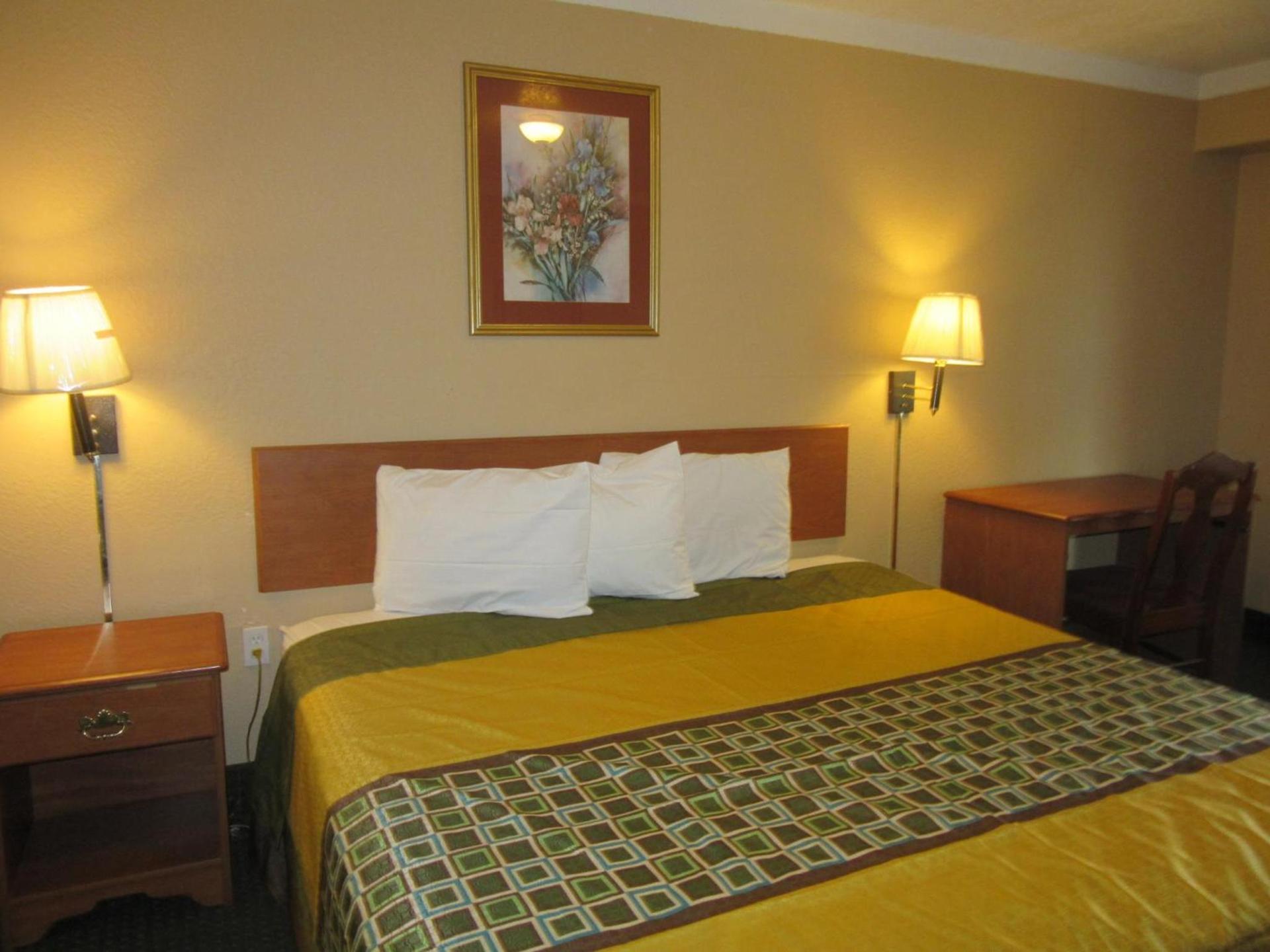 The Crossroads Hotel and Suites Irving photo 26