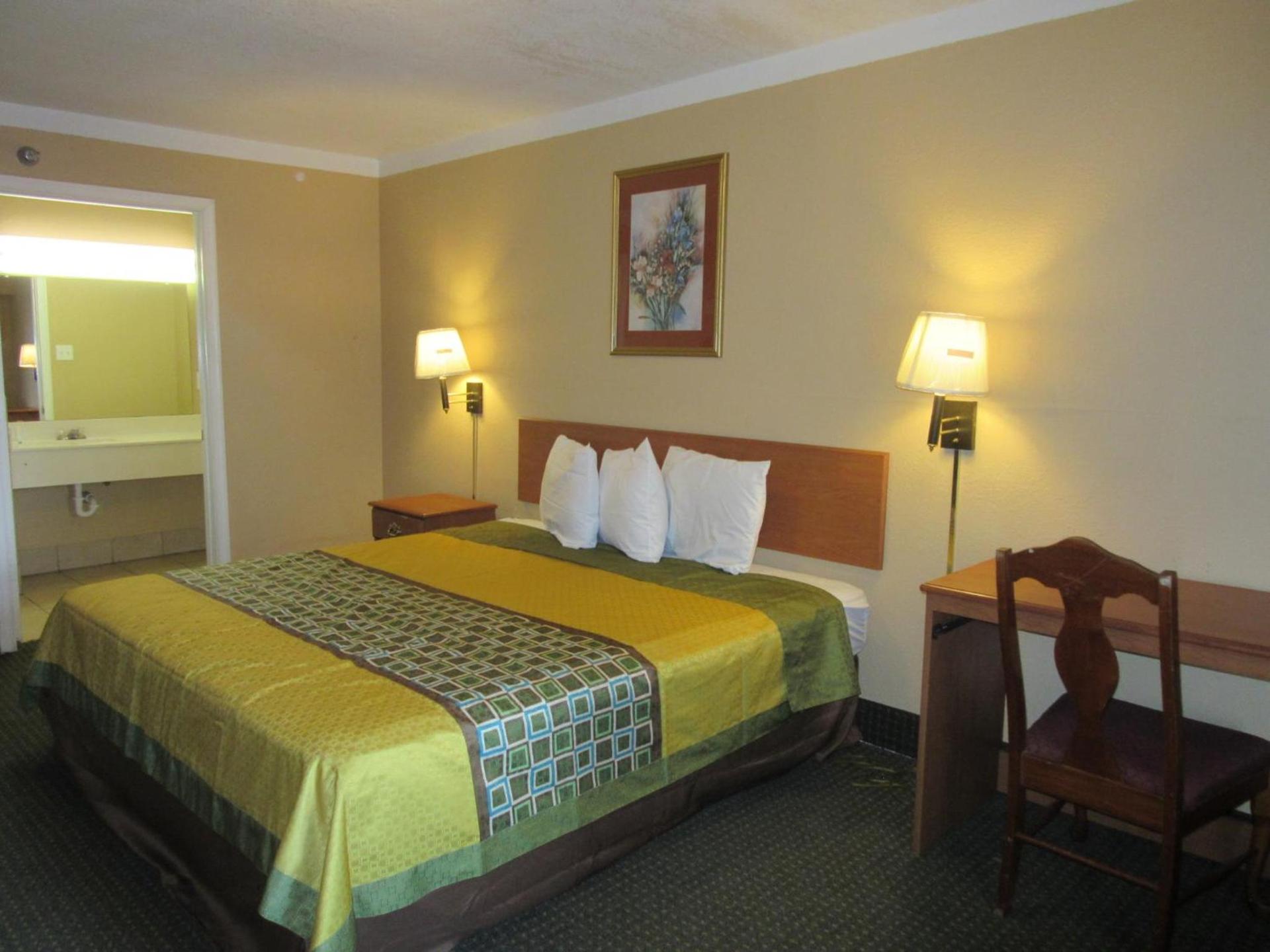The Crossroads Hotel and Suites Irving photo 20