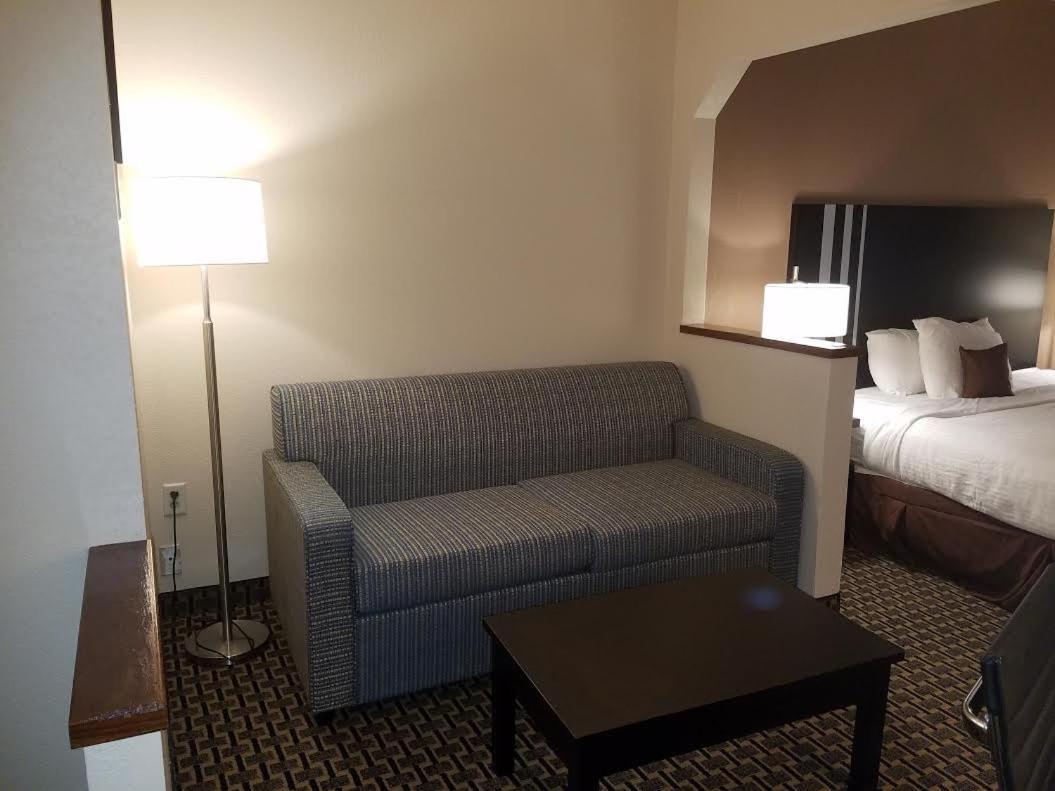 Ramada by Wyndham Glendale Heights/Lombard photo 36