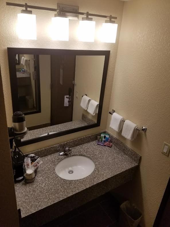 Ramada by Wyndham Glendale Heights/Lombard photo 39