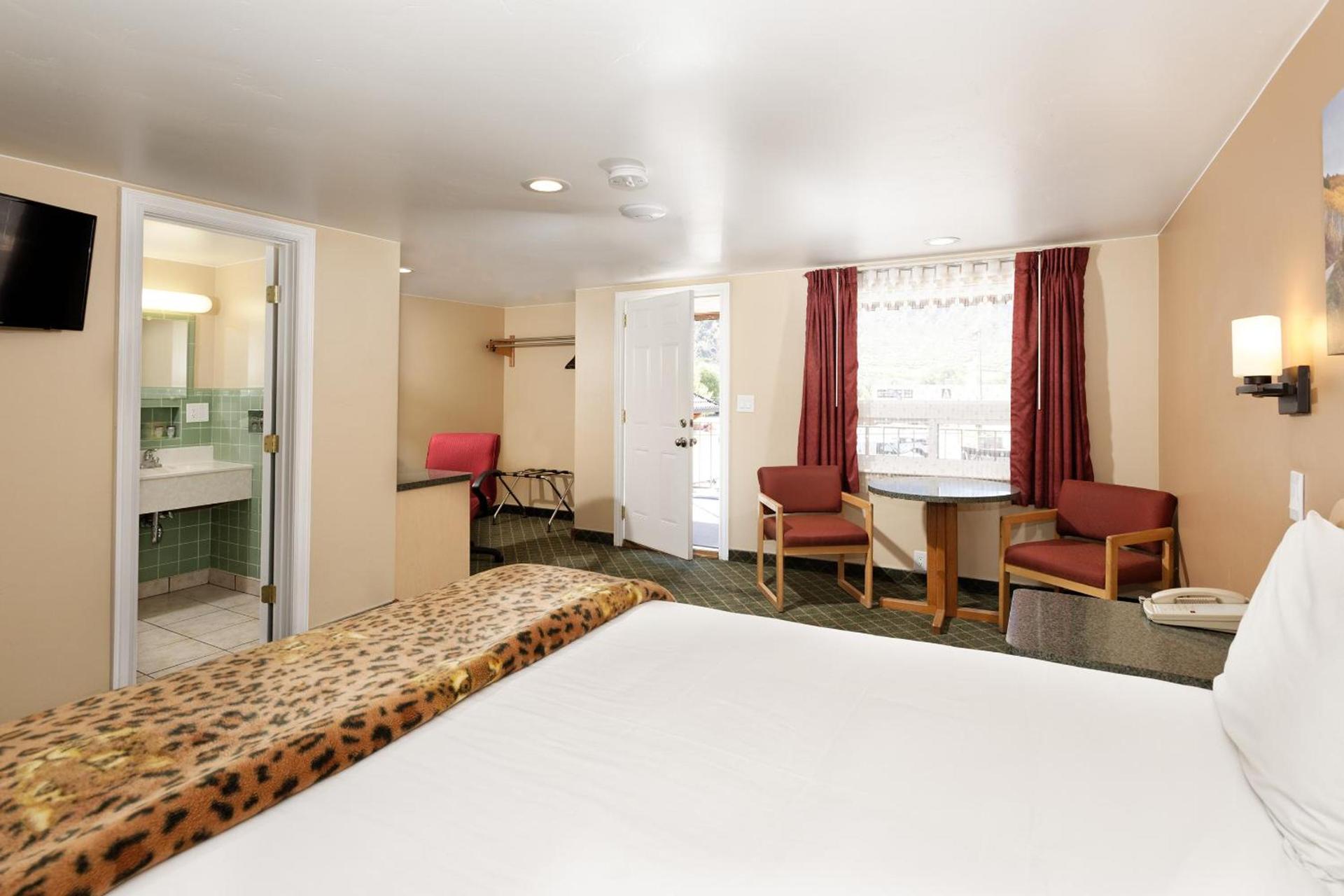 Glenwood Springs Inn photo 57