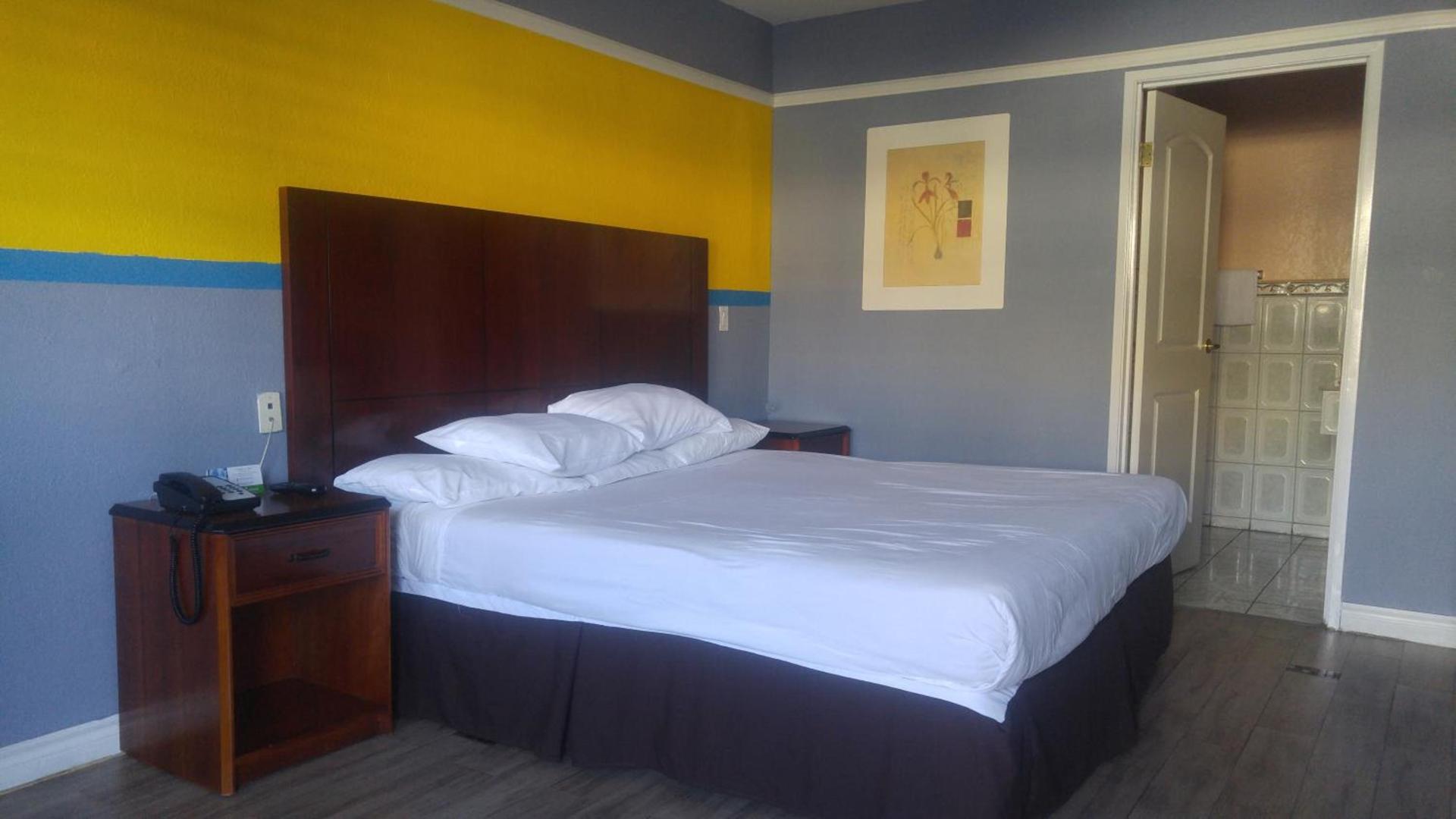 Riviera Motel photo 12