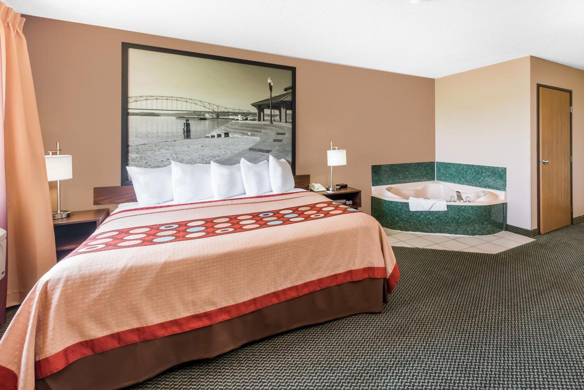 Super 8 by Wyndham Winfield-Quail Ridge Area photo 19
