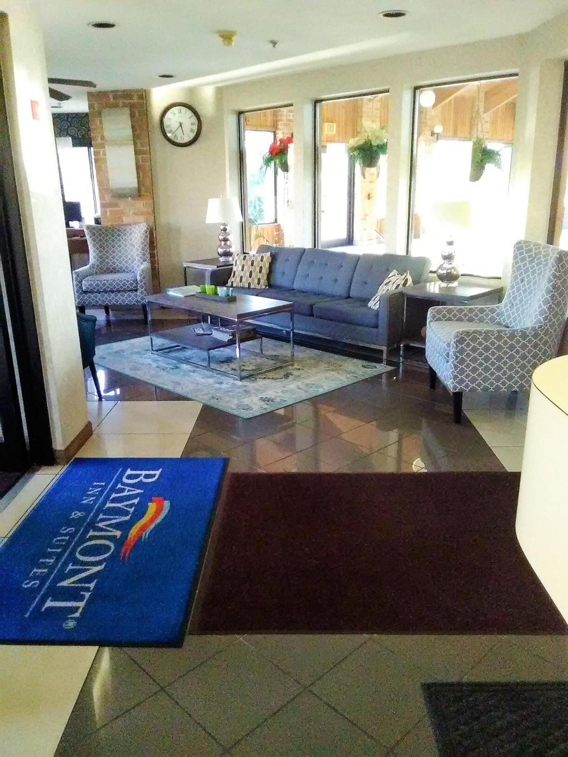 Baymont by Wyndham Battle Creek Downtown photo 3